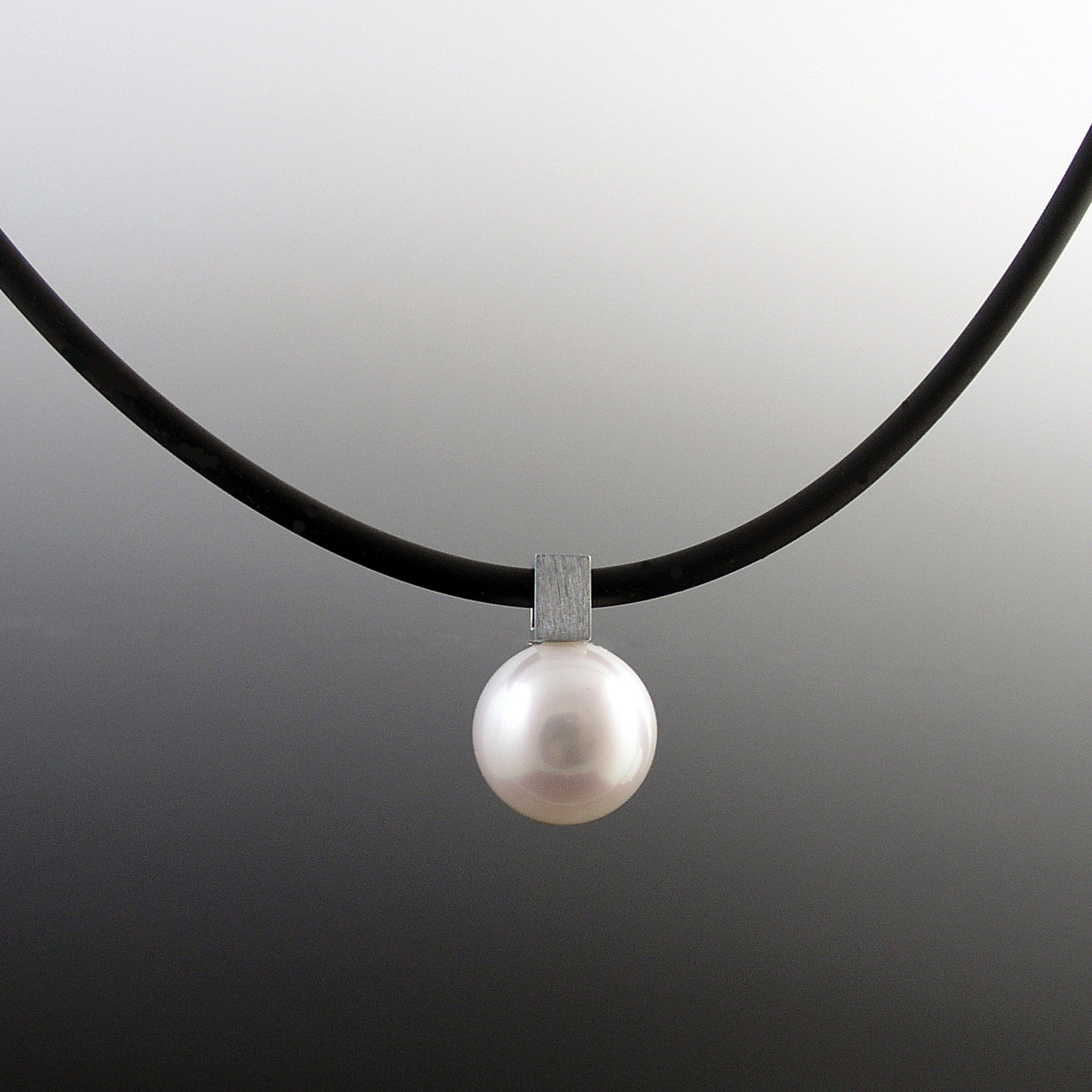 14k white gold