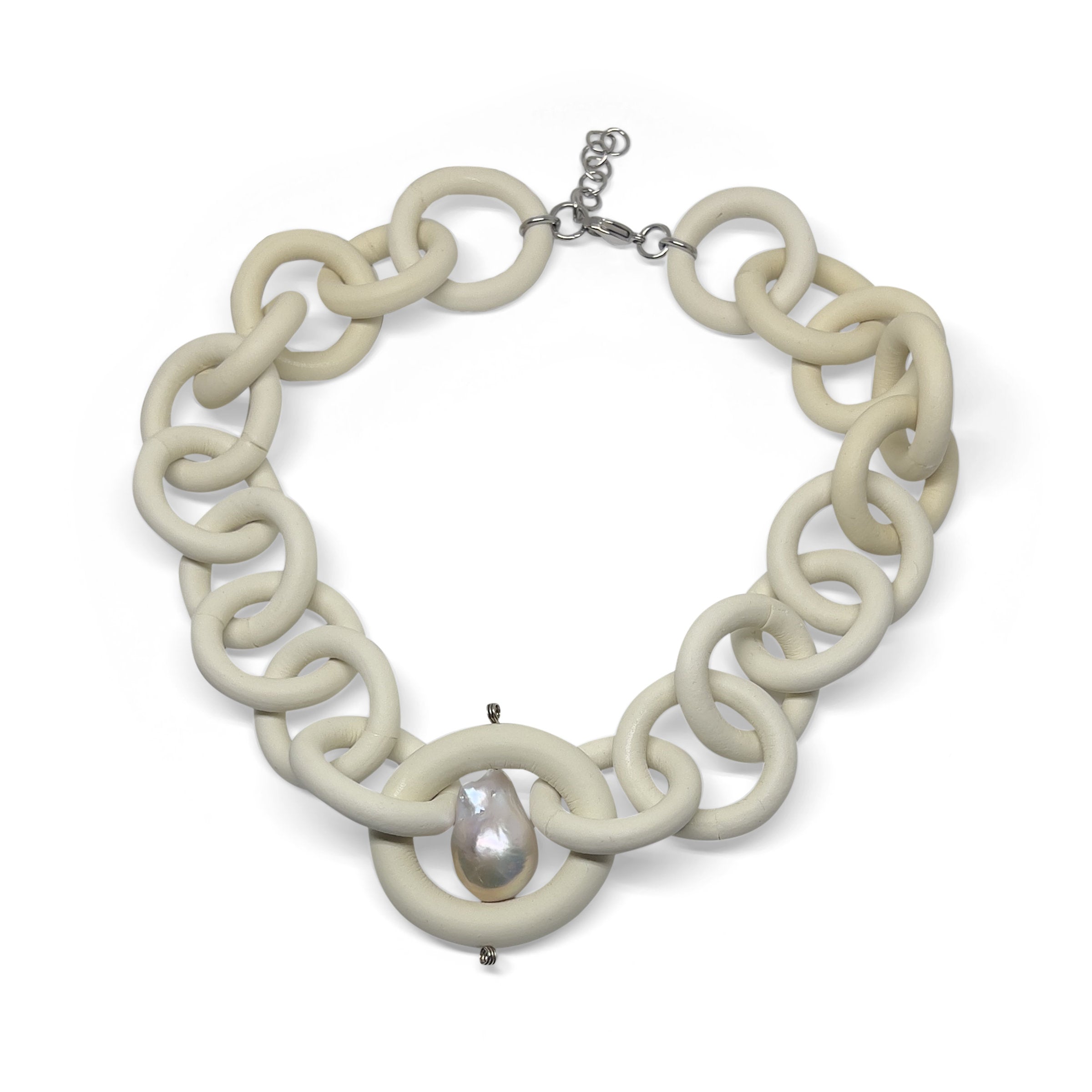 Strongest Link Pearl Necklace