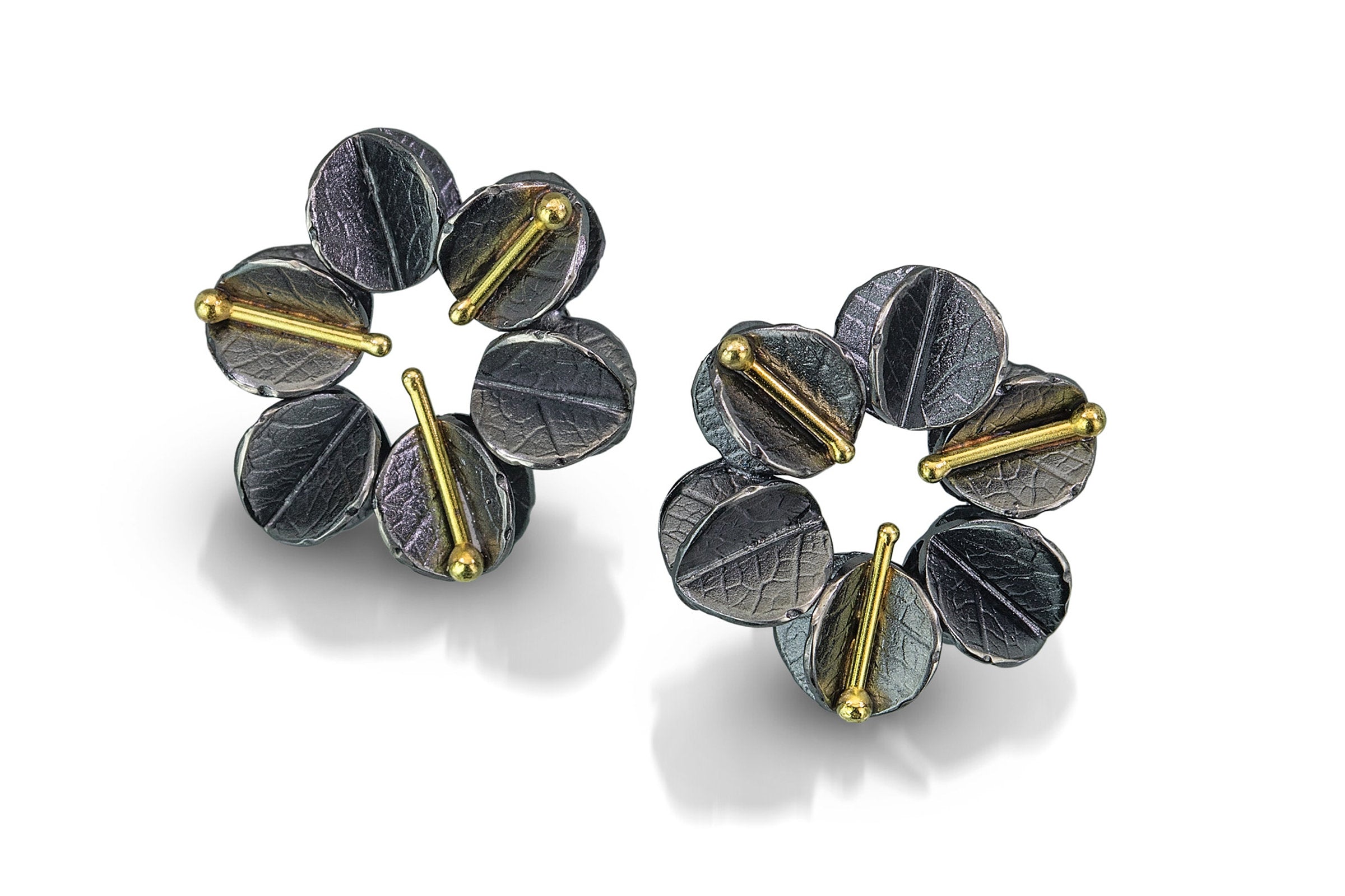 Urban Daisy Small Studs