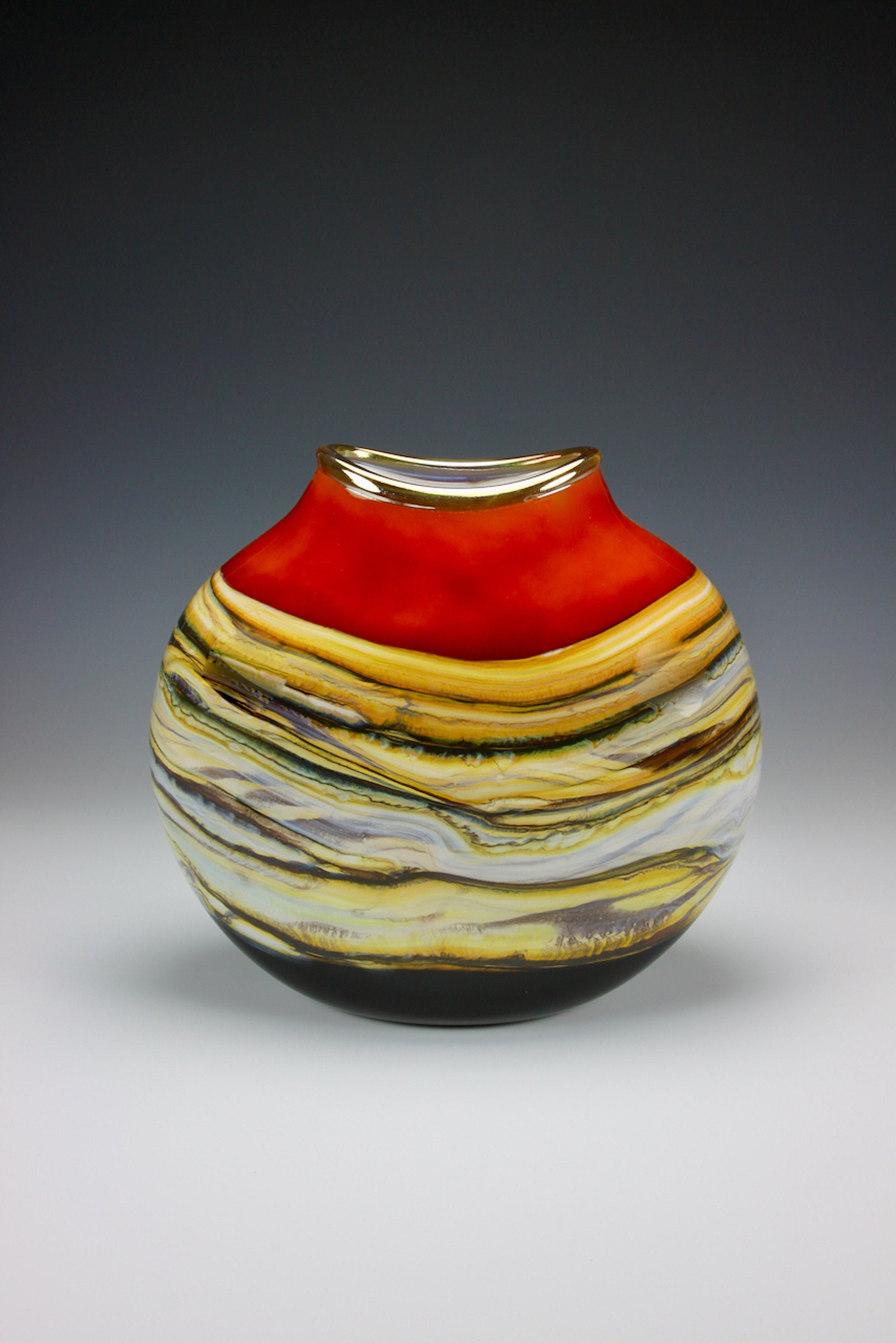 Strata Flat Vessel
