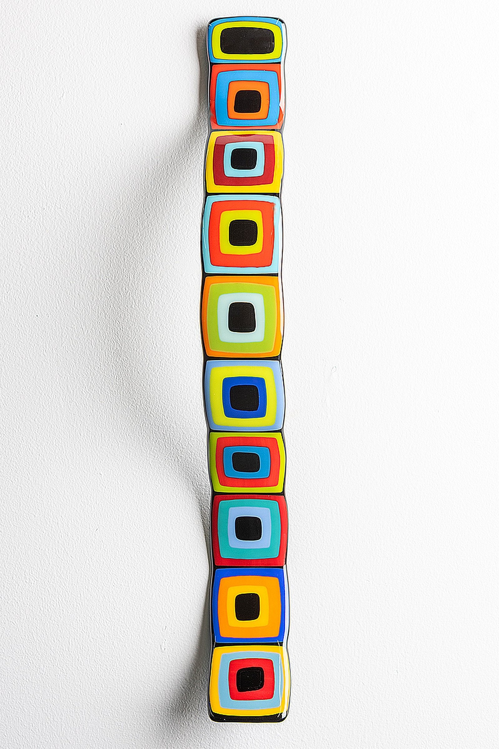 Carnival Story Pole Wall Wave With Black Centers