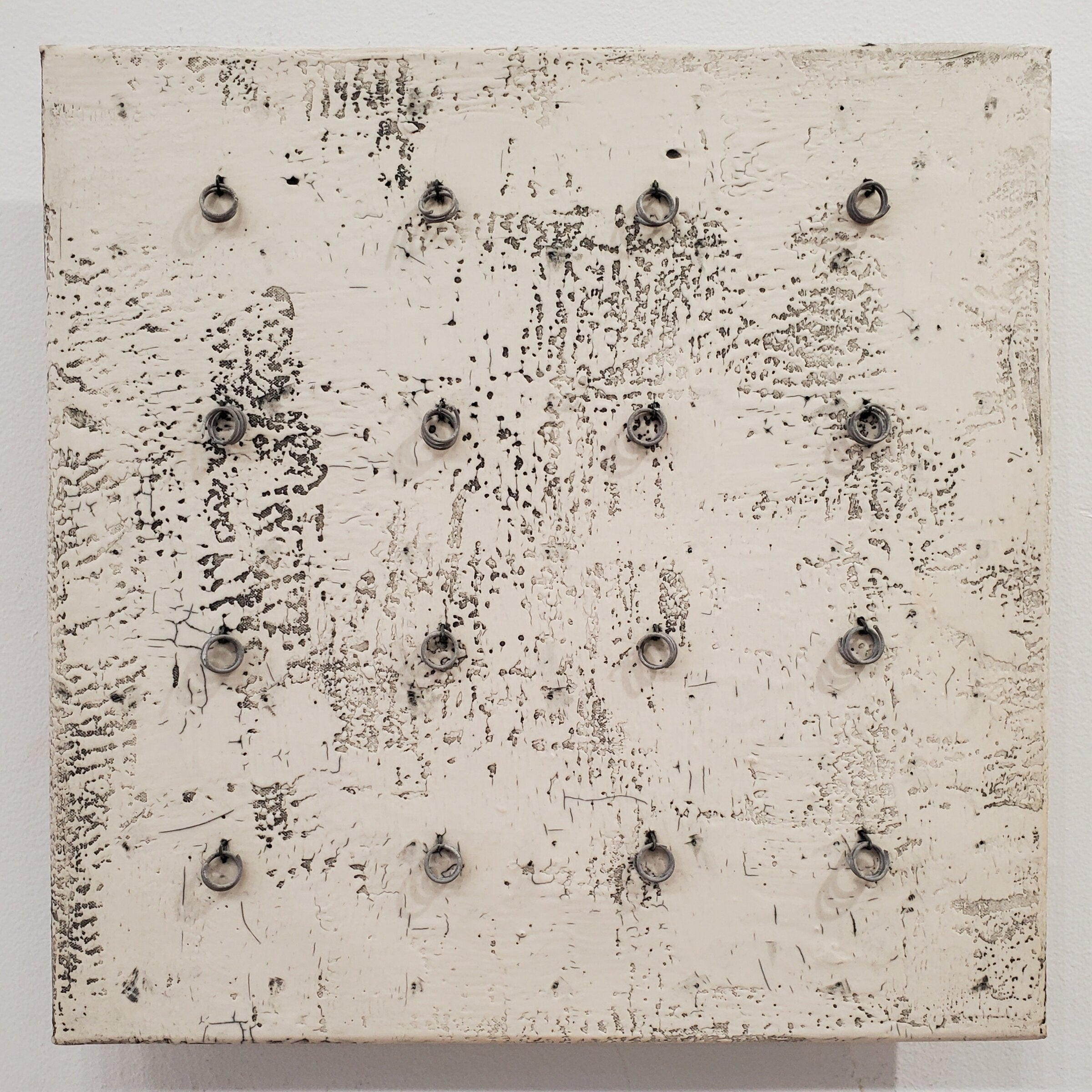 Porcelain with Wire Rings