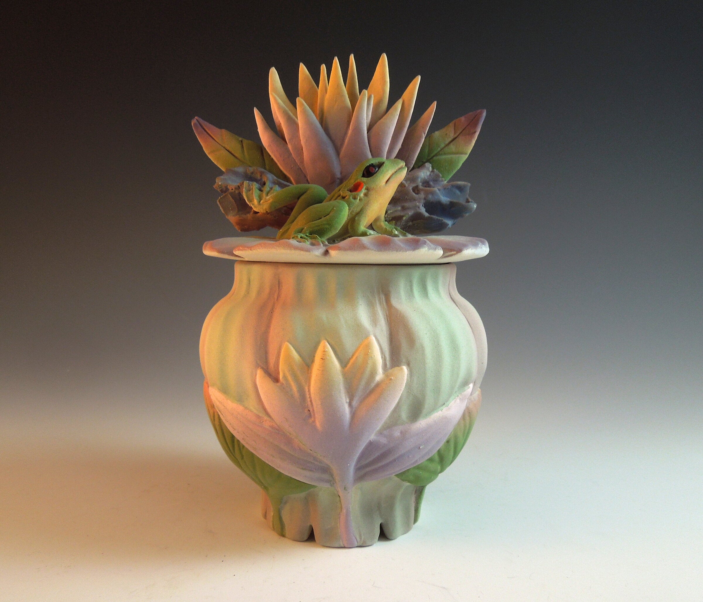Waterlily Box with Frog