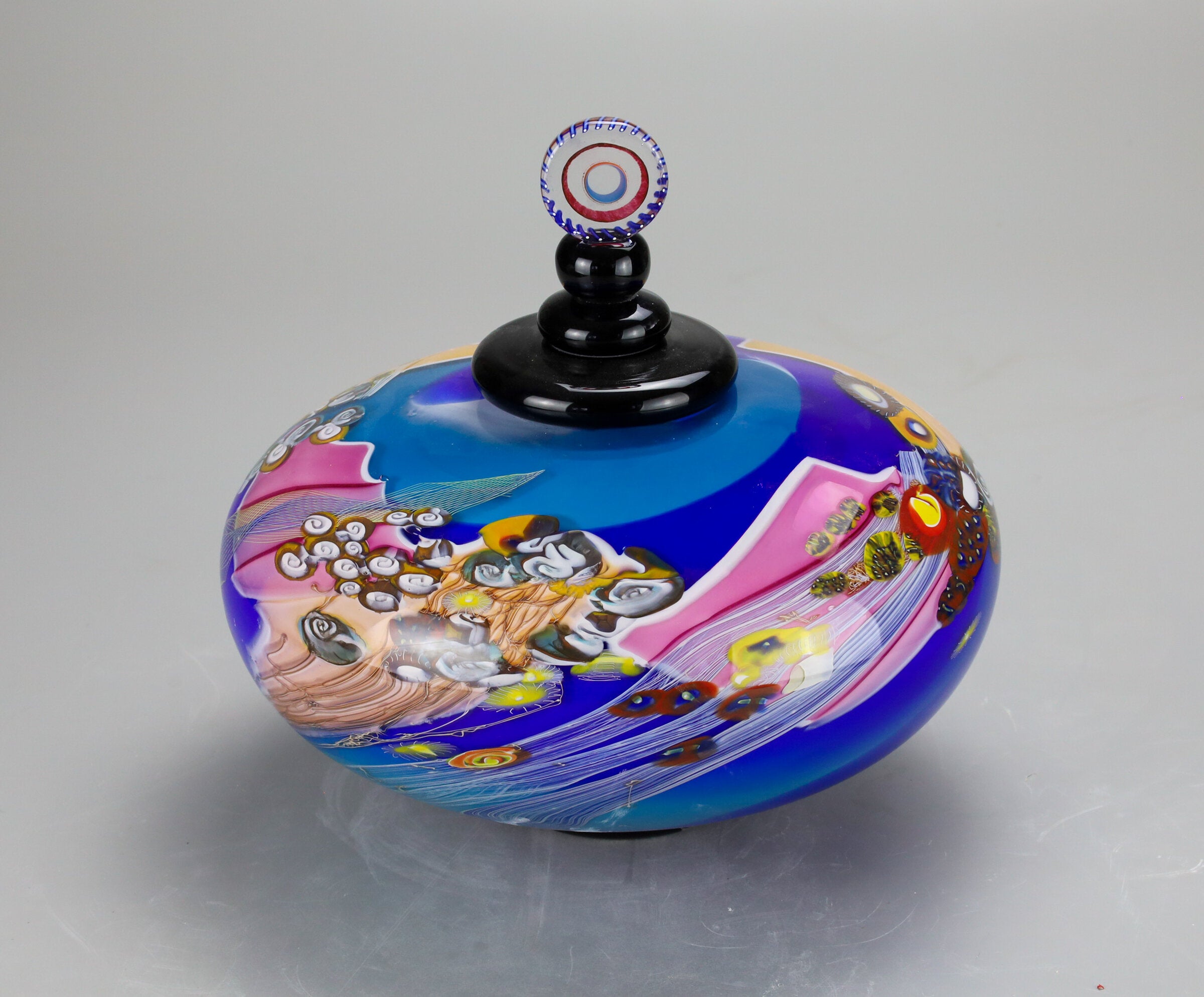 Color Field Lidded Disk in Ocean Blue