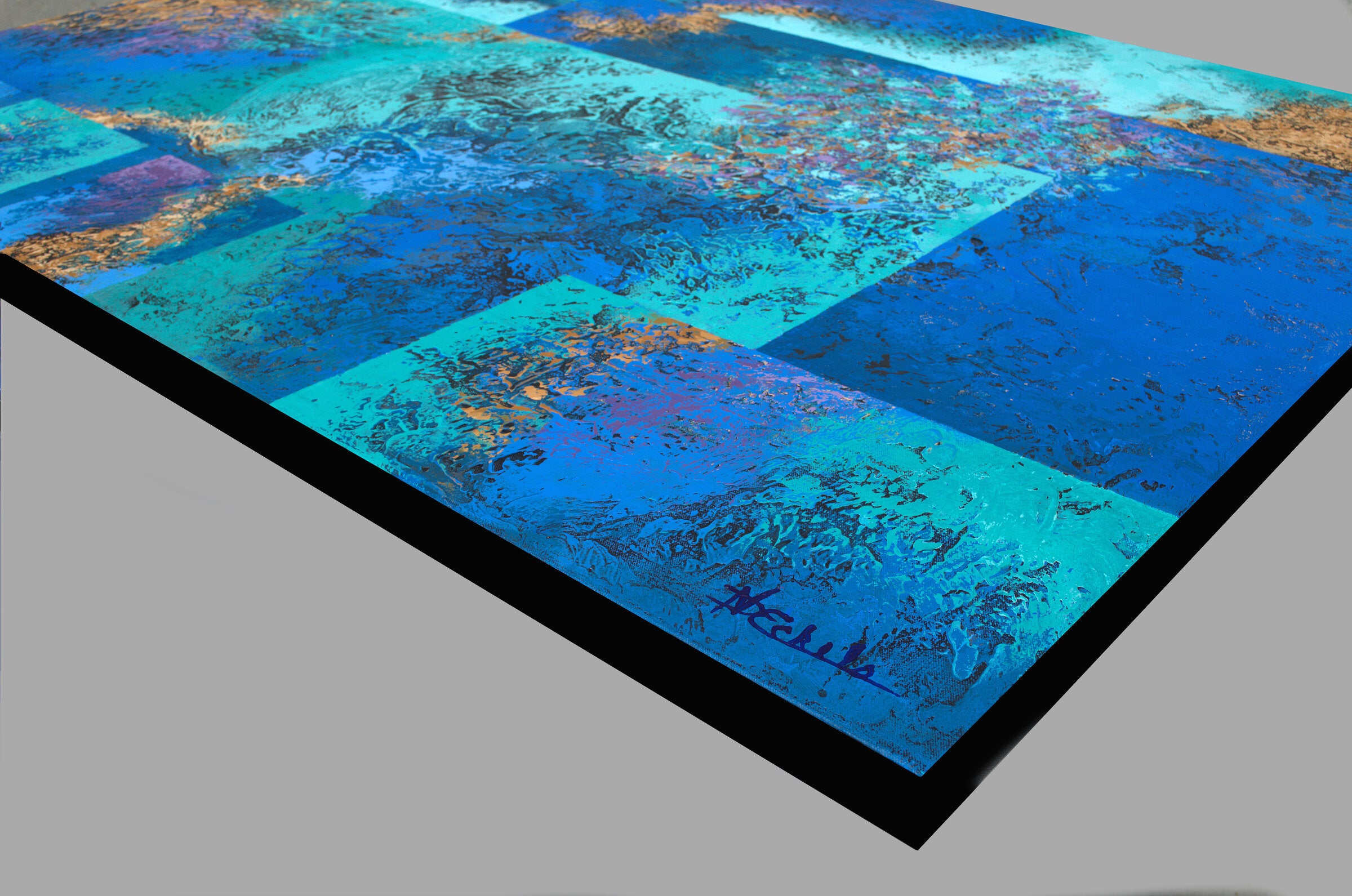 Tropical Layers side and signature