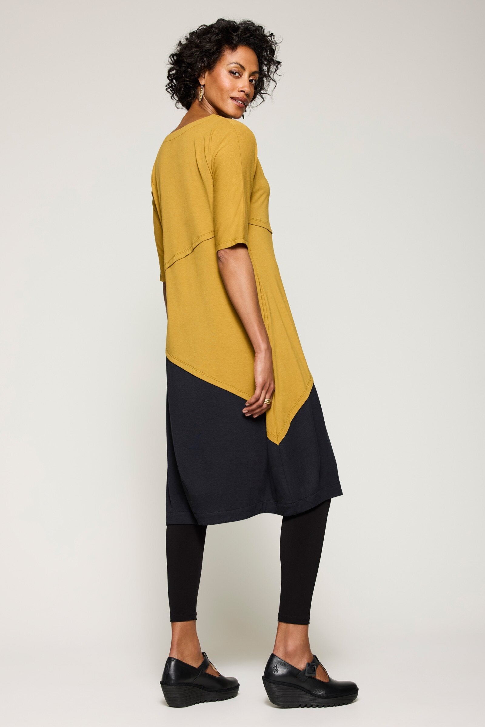 Amber/Black