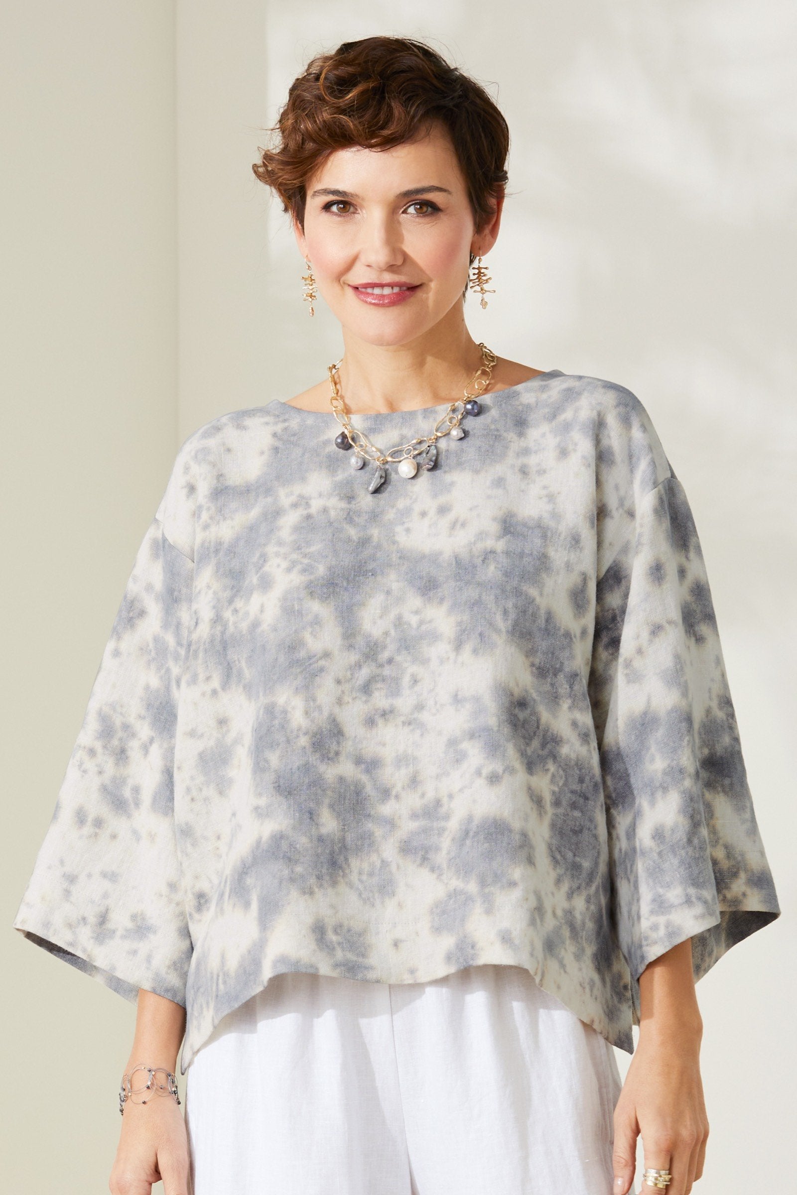 Shown with Calima Bronze Earring and Matisse Pearl Necklace.