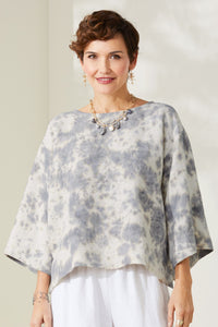 Shown with Calima Bronze Earring and Matisse Pearl Necklace.