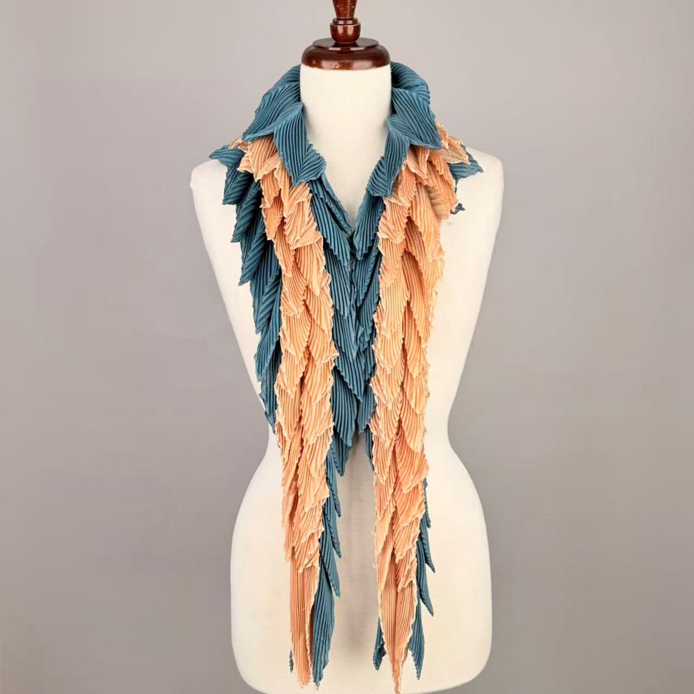 Feather Pleats Scarf