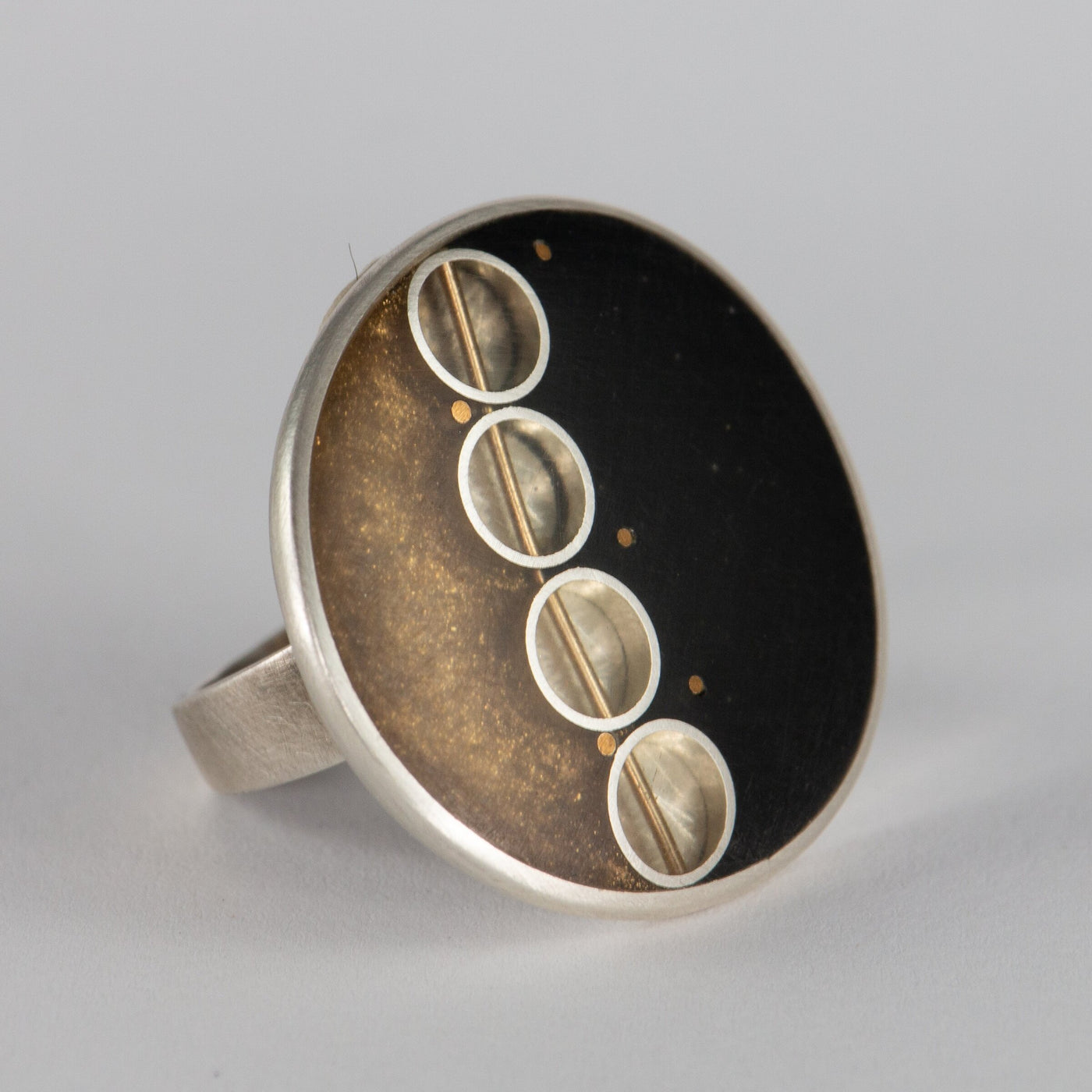 4 Circle Ring