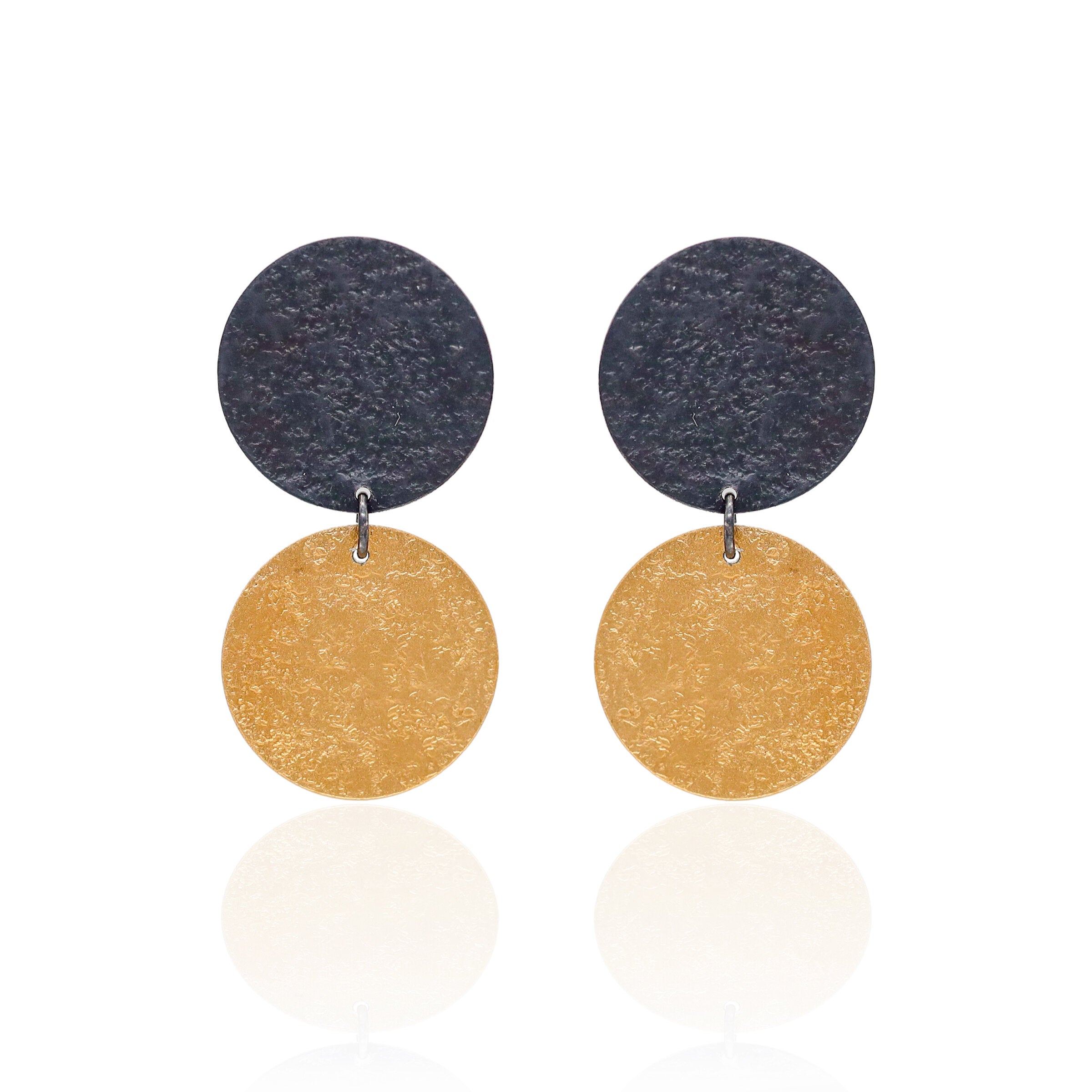 Oxidized Silver | Photo by Iseegems