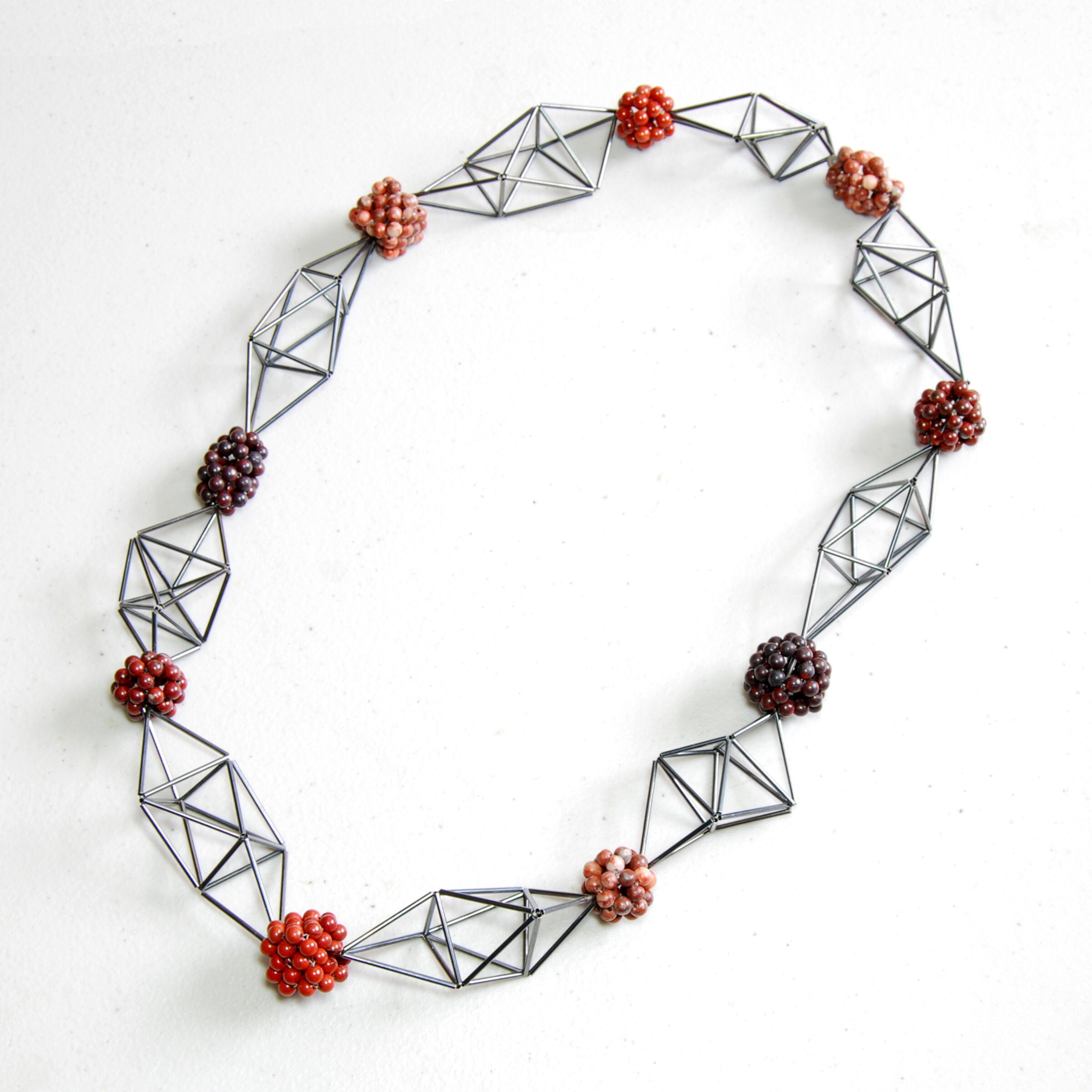 Trusses With Red Stone Beads Necklace
