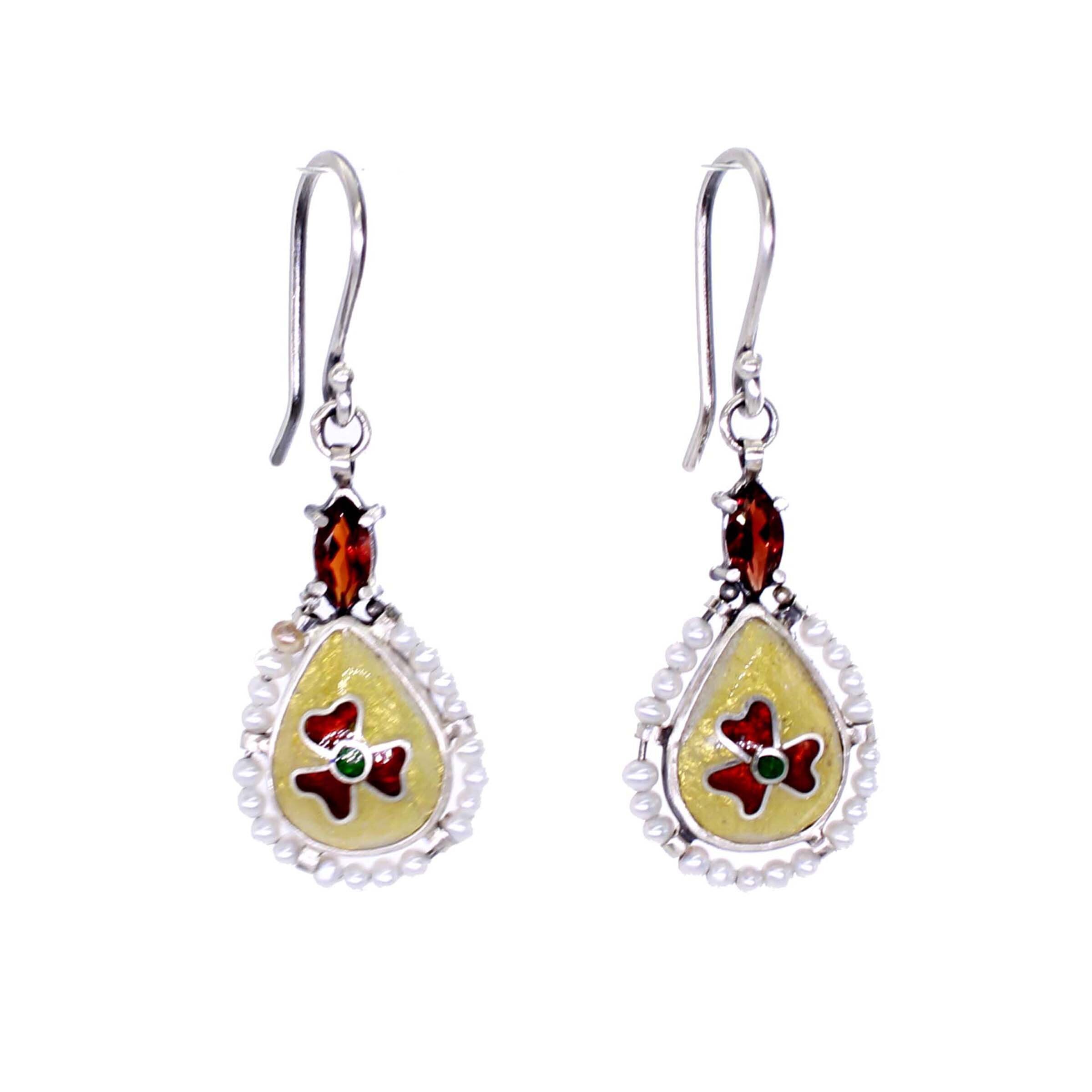 Vintage Inspired Flower & Pearl Earrings