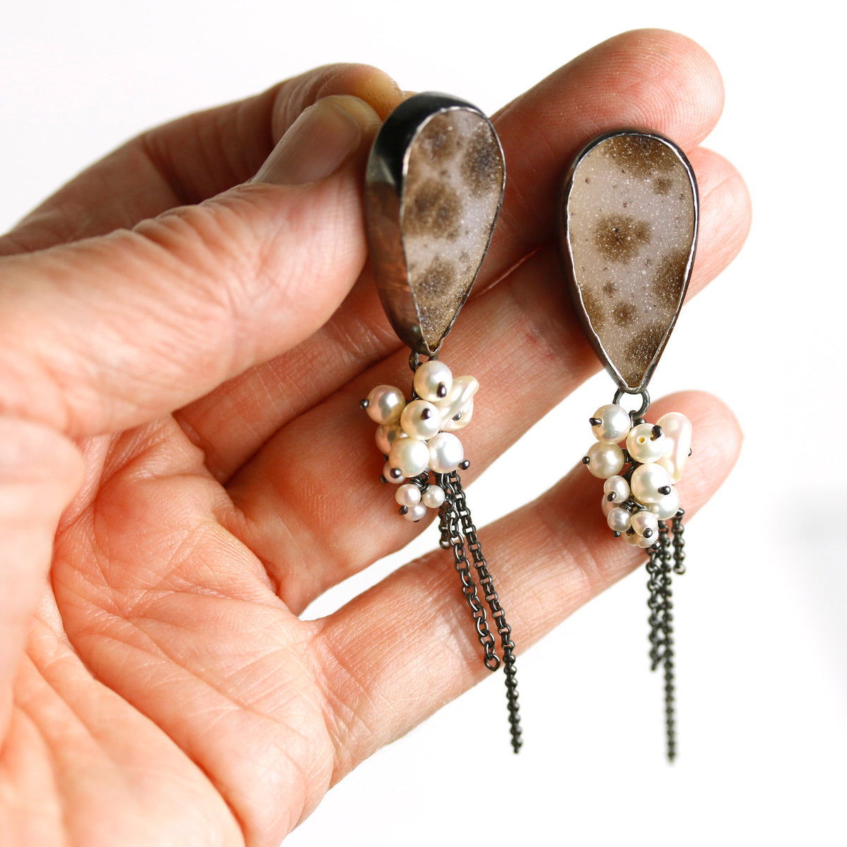 Druzy Agate & Trailing Pearls Earrings