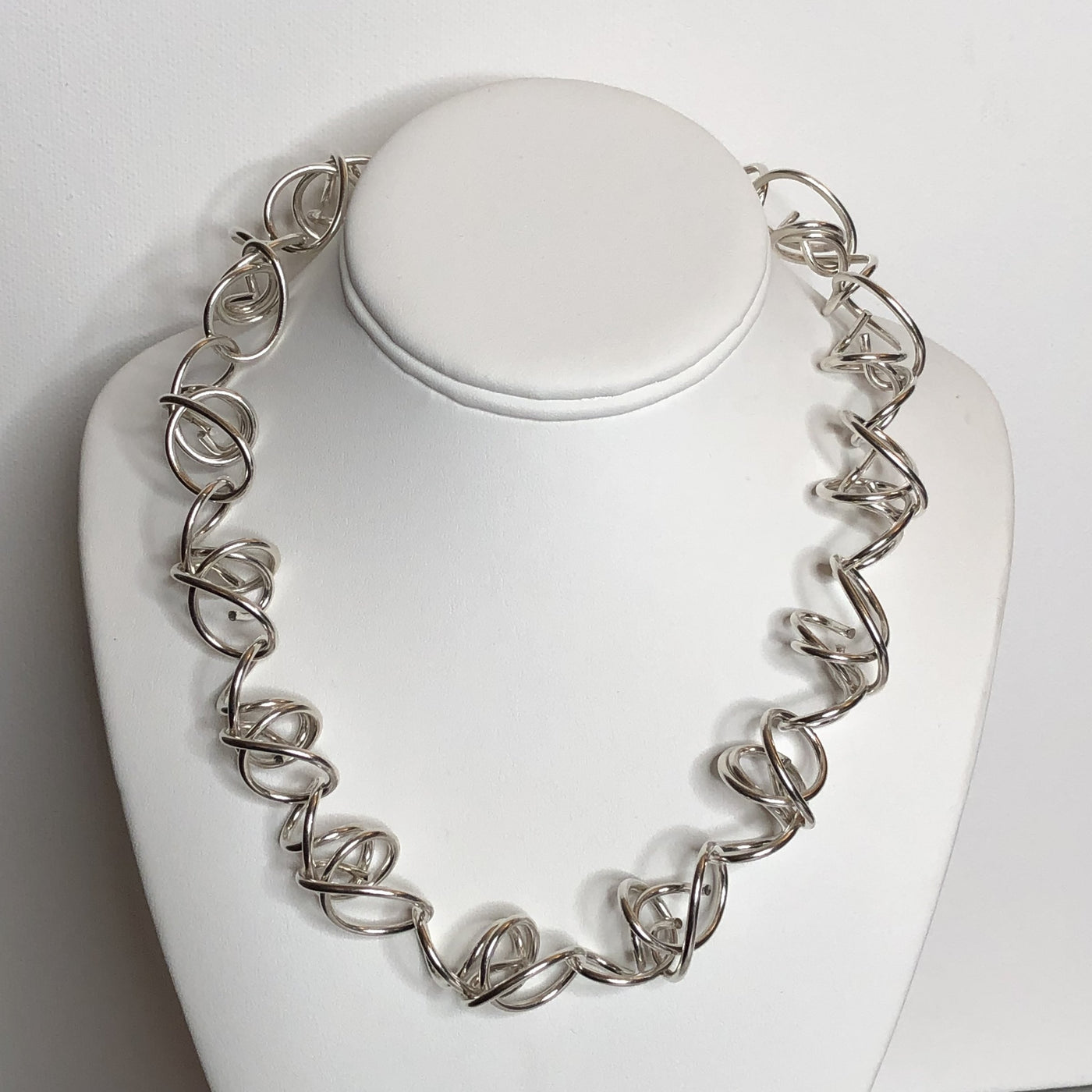Large Link Articulated Necklace