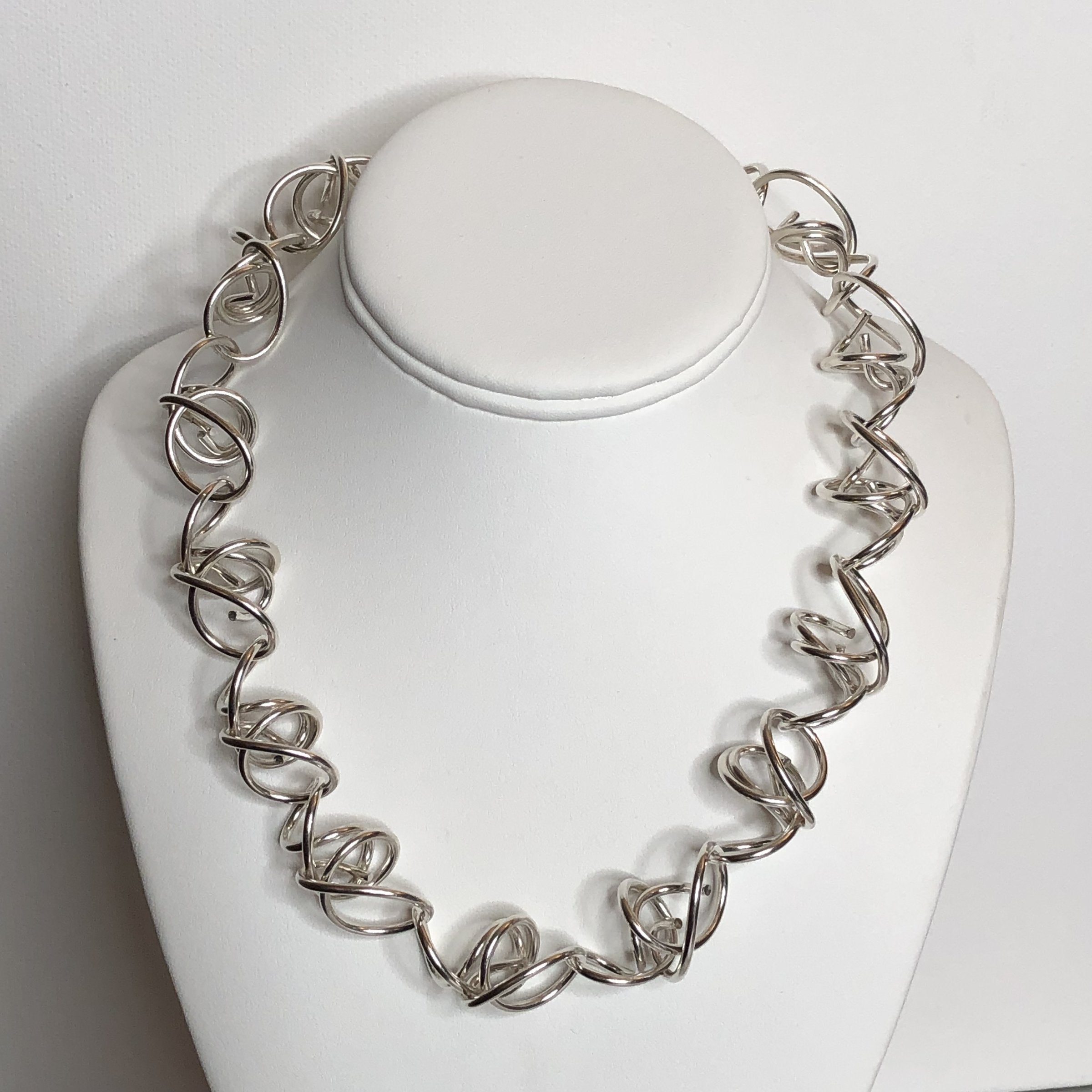 Large Link Articulated Necklace