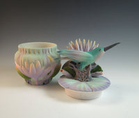 Hummingbird Waterlily Box