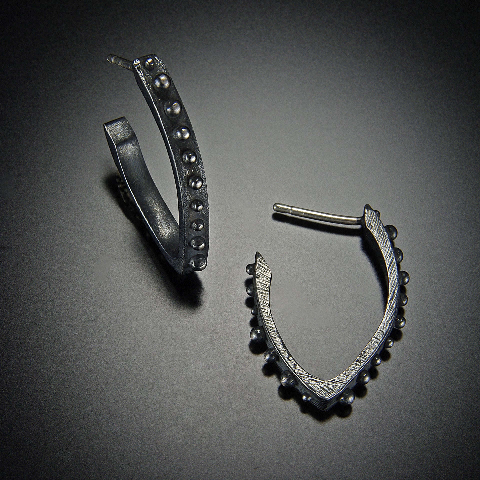 Bumpy V Hoop Earring