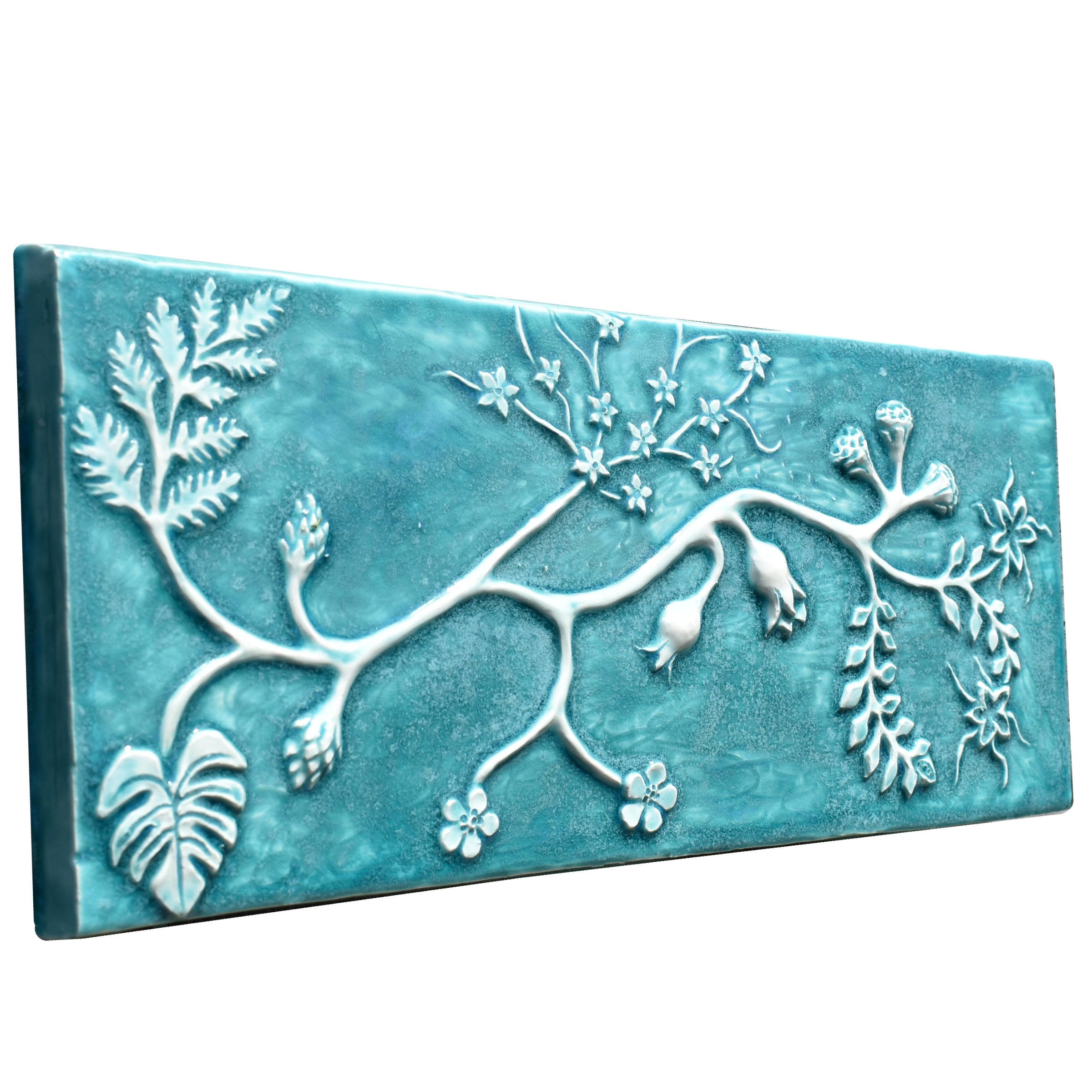 Vine Tile in Aqua Gloss