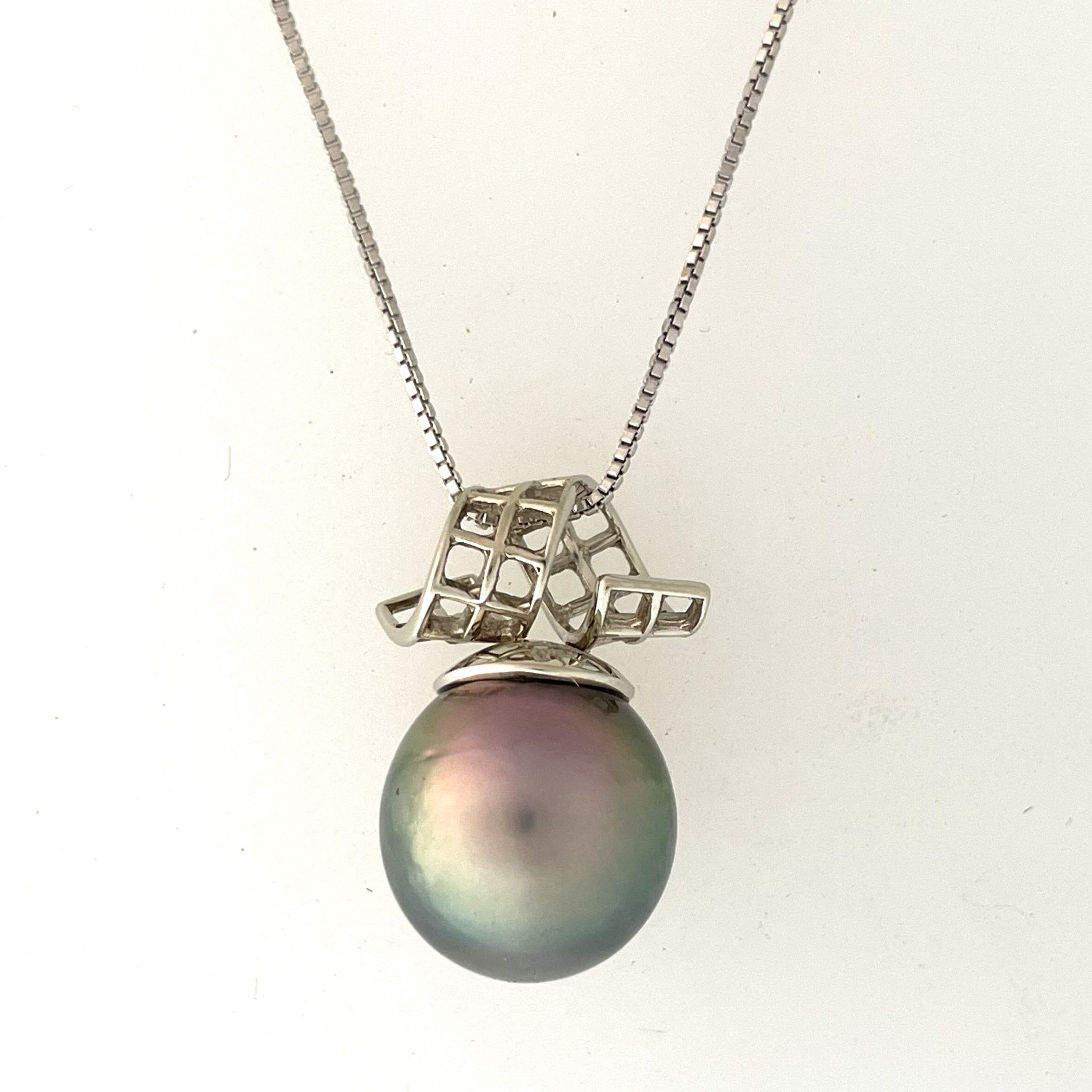 Tahitian Pearl Ribbon Mesh Pendant