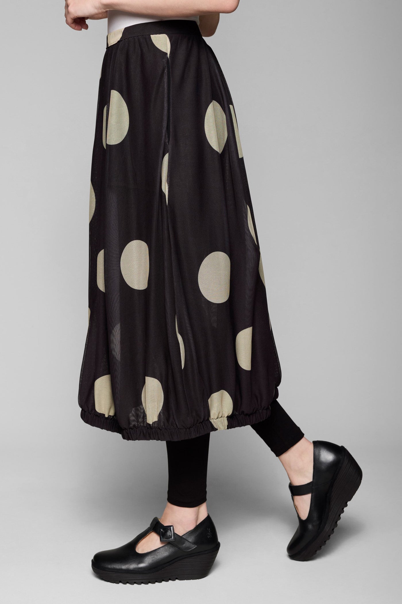 Black/Stone Dot Print