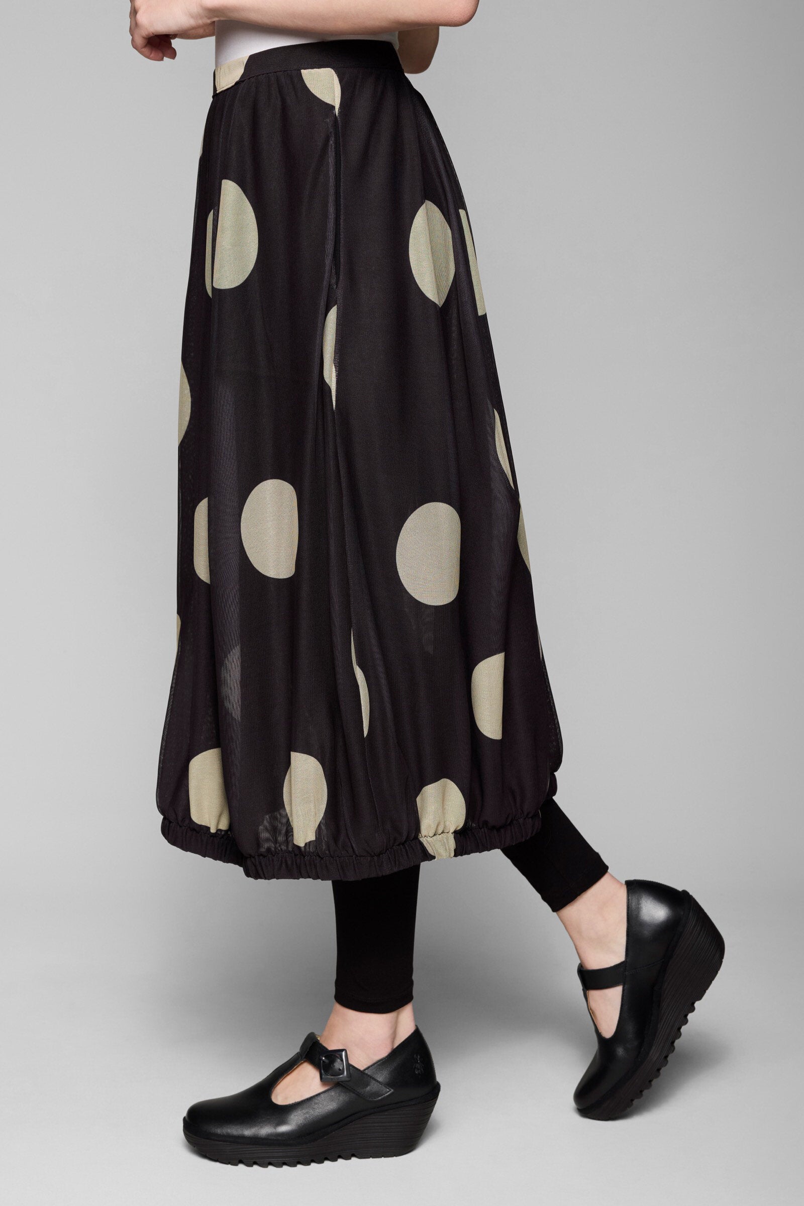 Black/Stone Dot Print