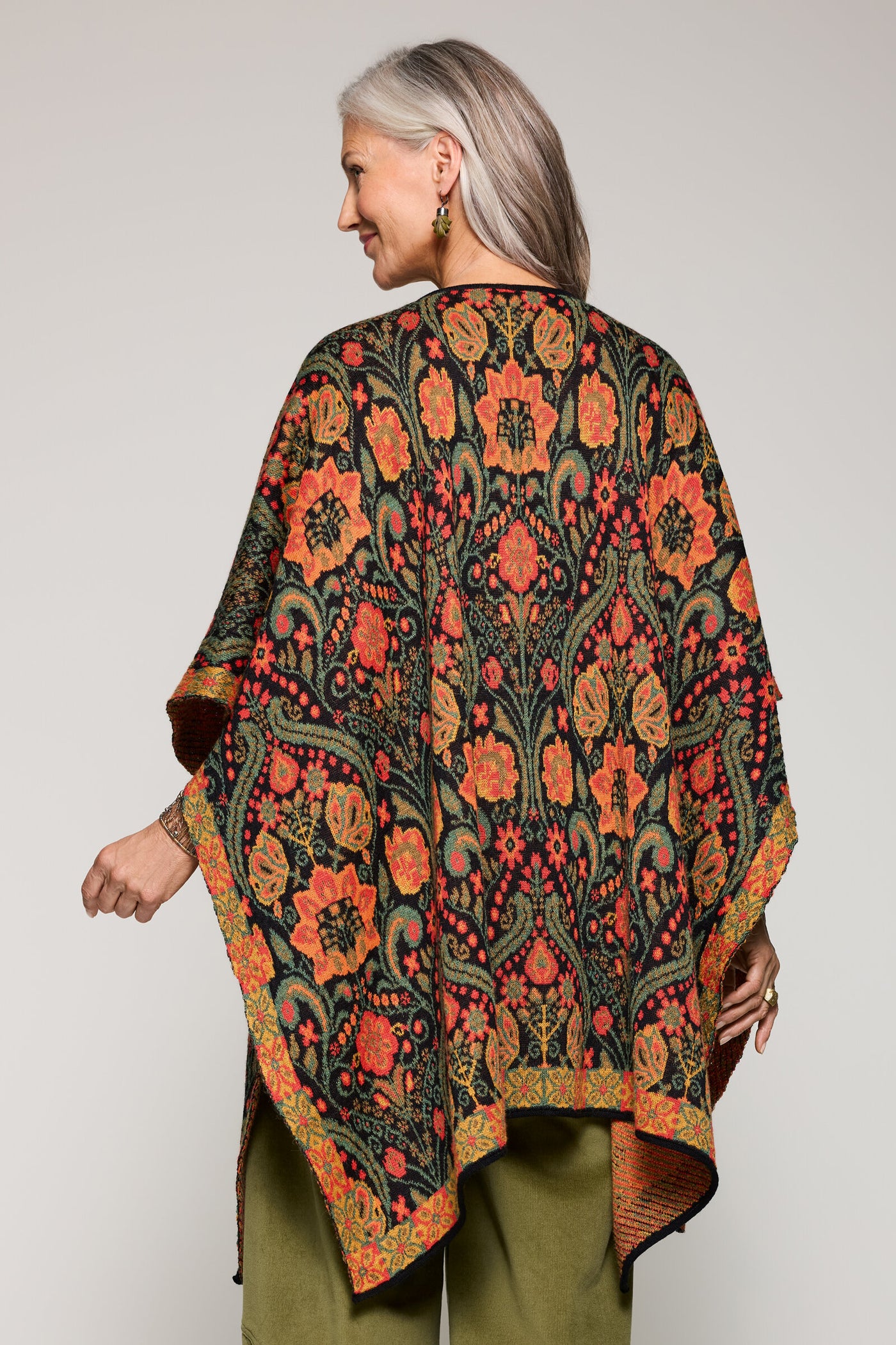 Mirabelle Poncho