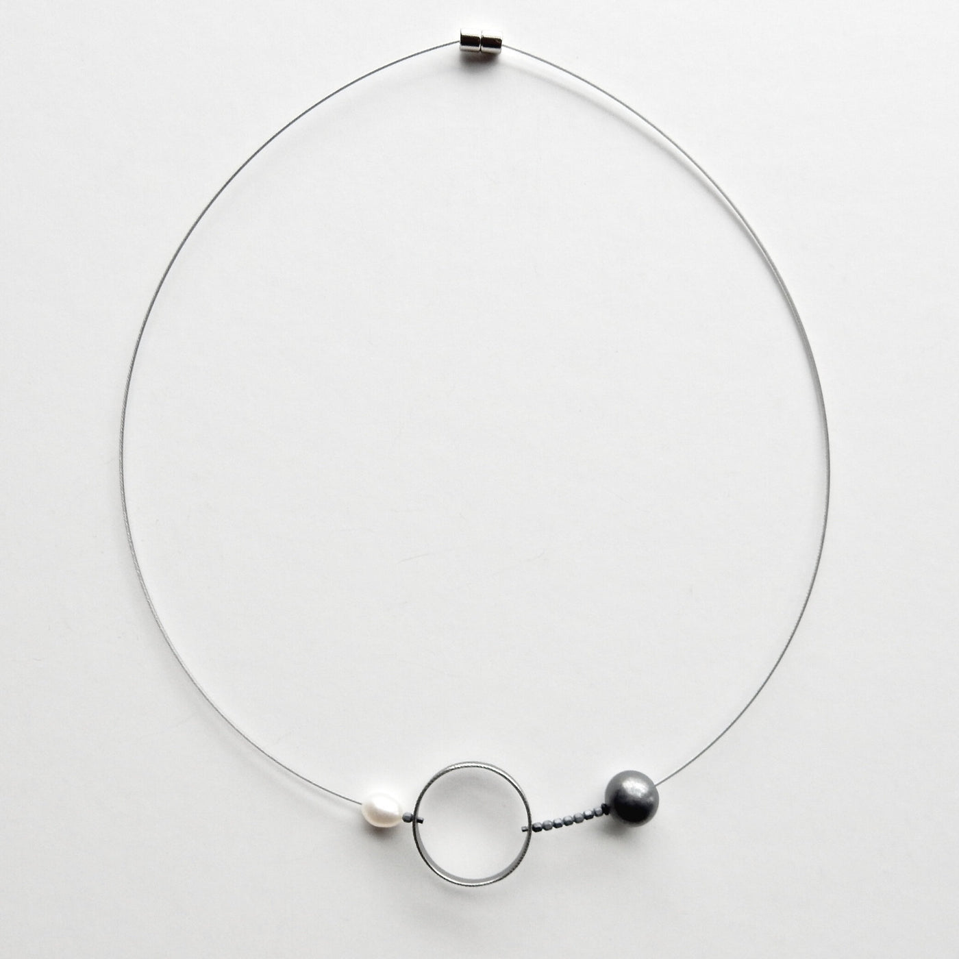 Pearl & Circle Necklace