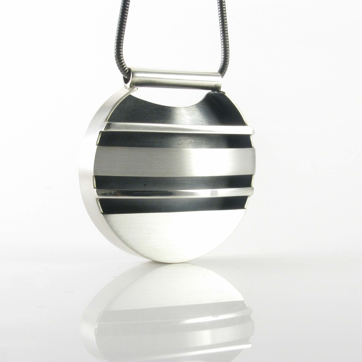 Variagated Striped Round Pendant