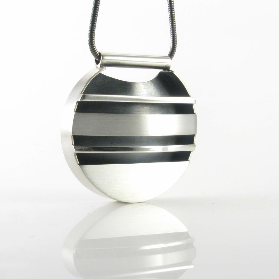 Variagated Striped Round Pendant