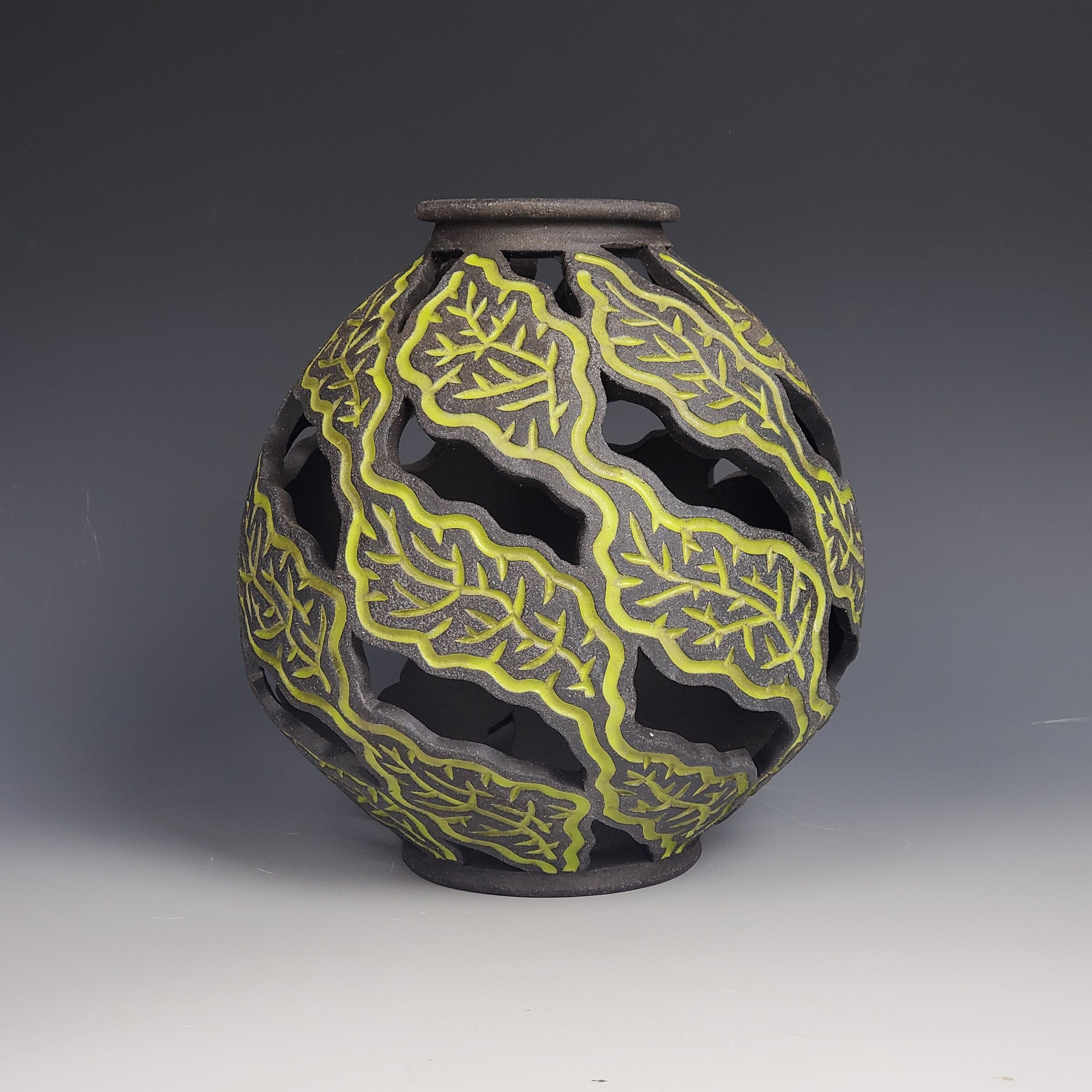 Falling Leaves Pot
