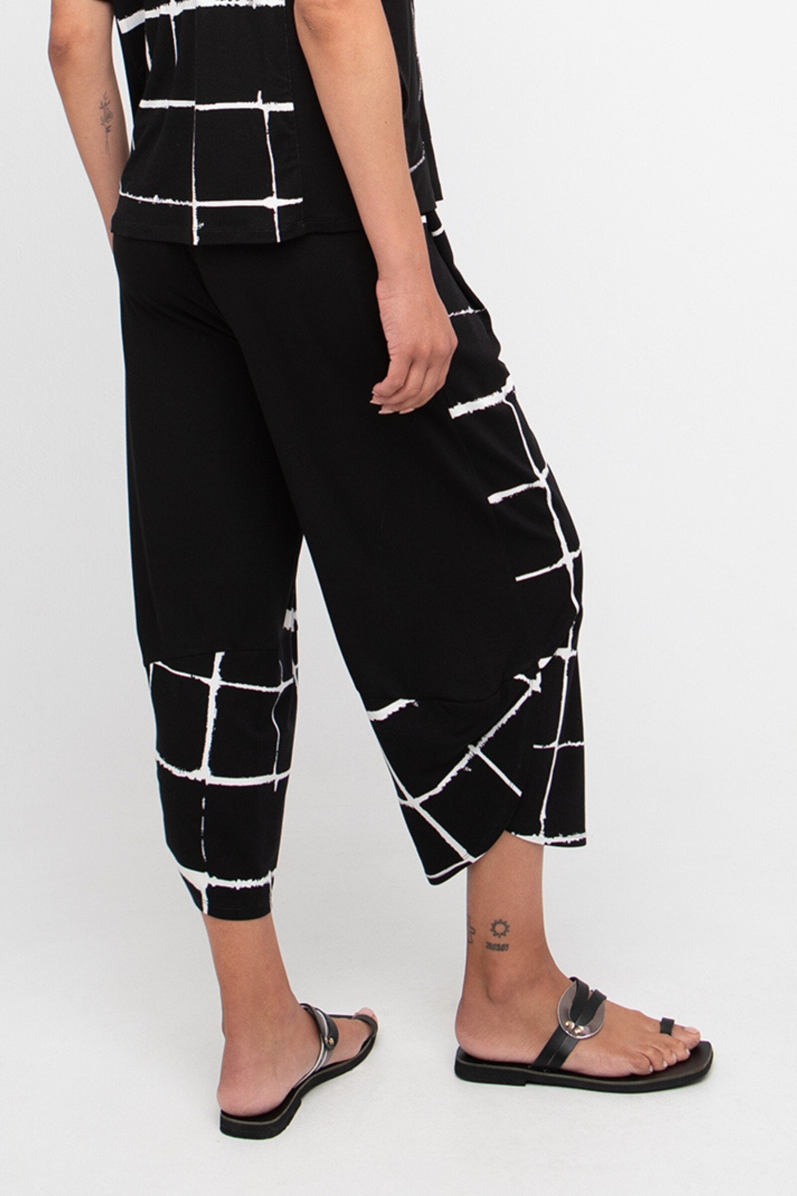 Black/White