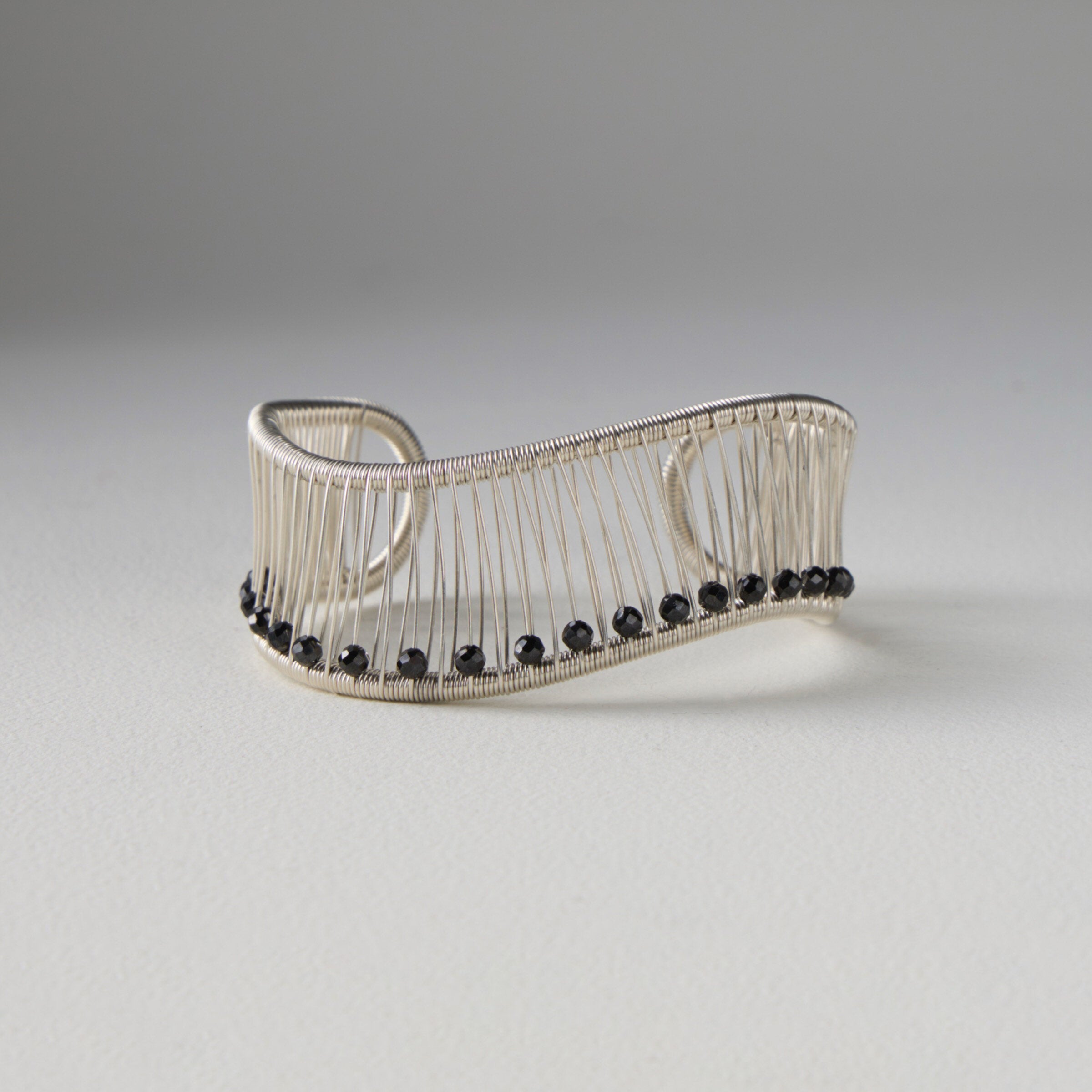 Spinel Wave Cuff