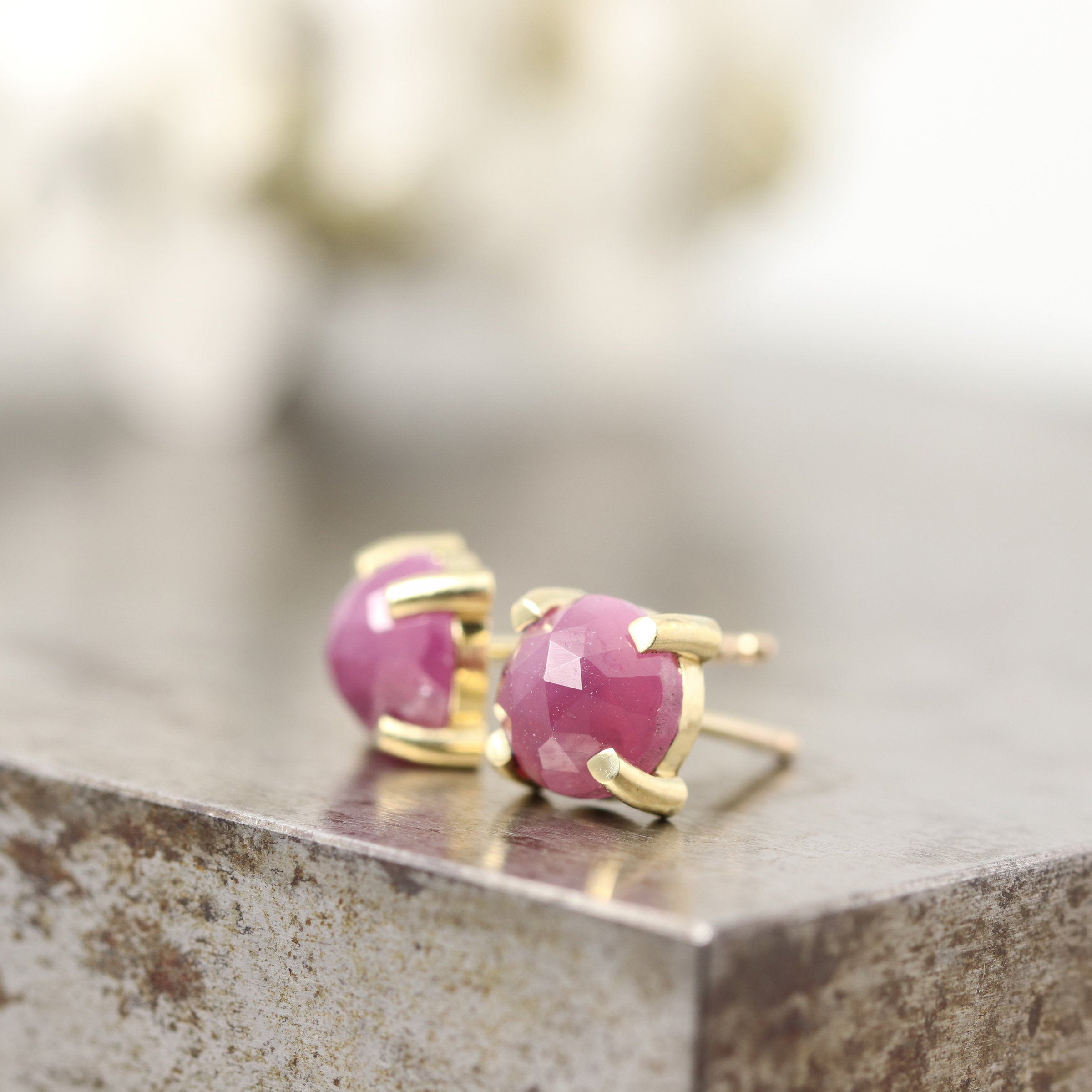 14k Yellow Gold and Raspberry Sapphires Stud Earrings