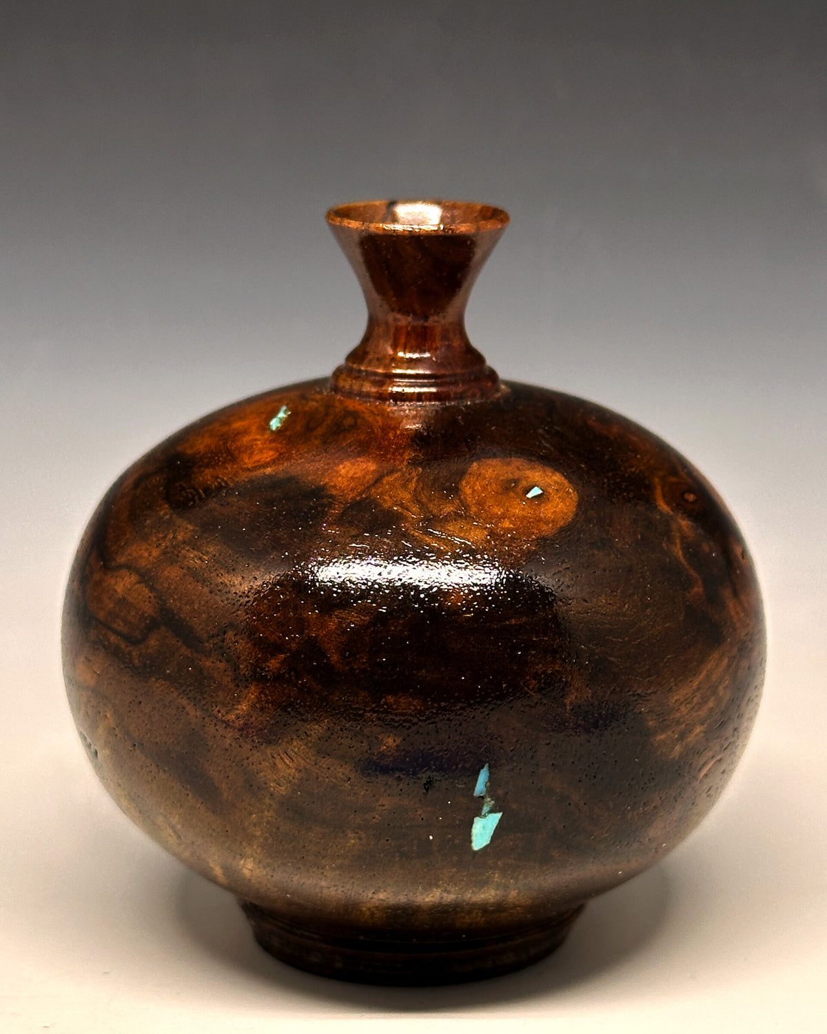 Claro Walnut Burl Vase | Photo by John M. Russell