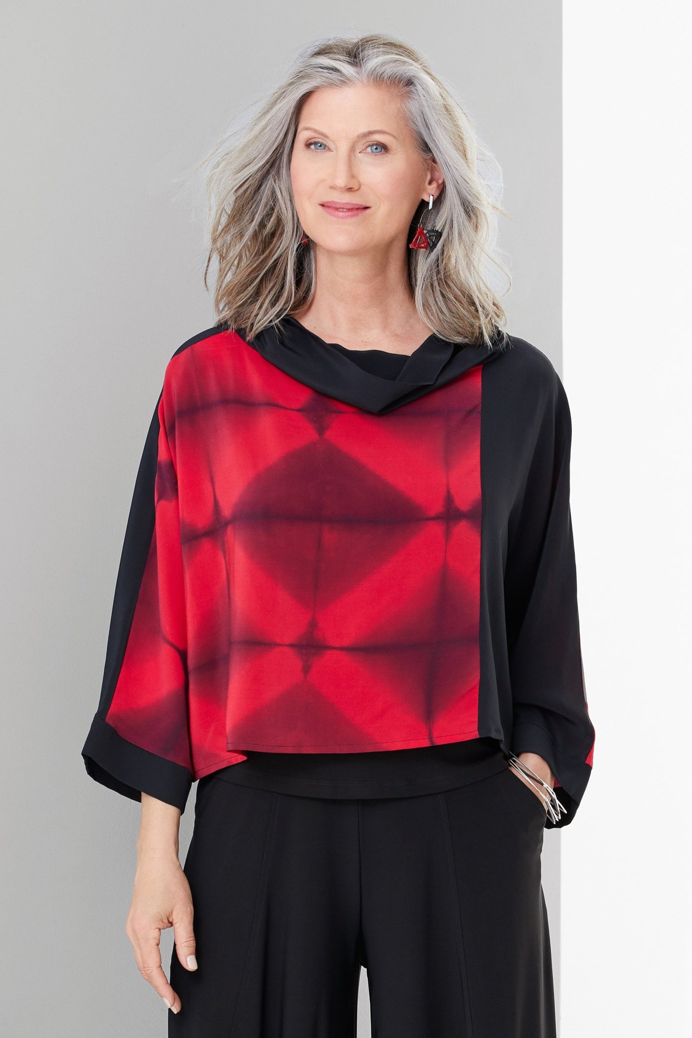 black/scarlet lattice