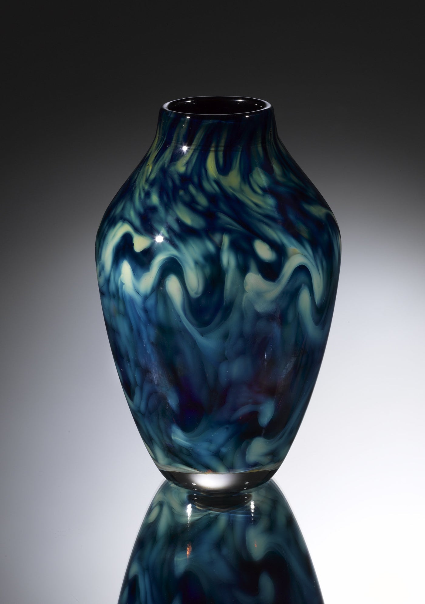 Treasure Series Cloud Reverse Amphora Vase