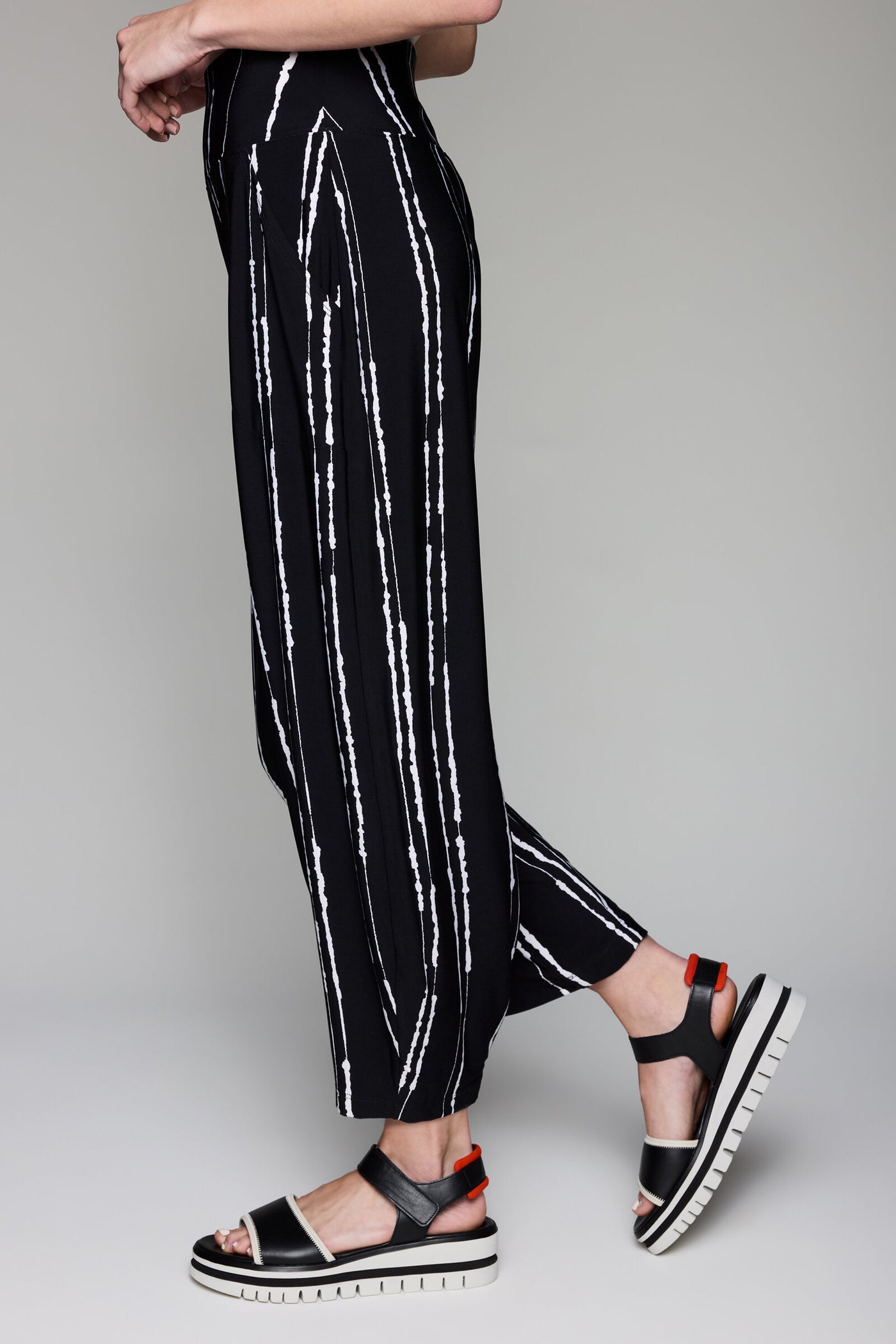 Narrow Lantern Pant