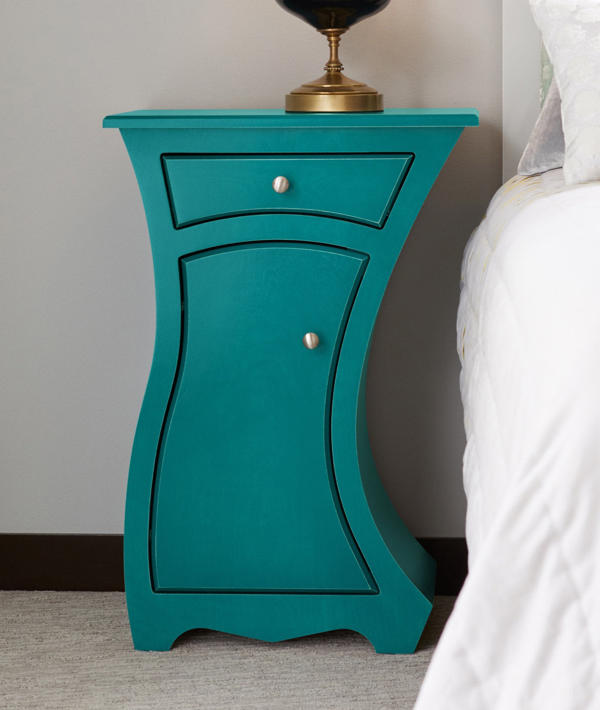 left-handed, turquoise stain