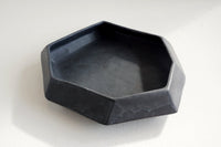 medium jet black