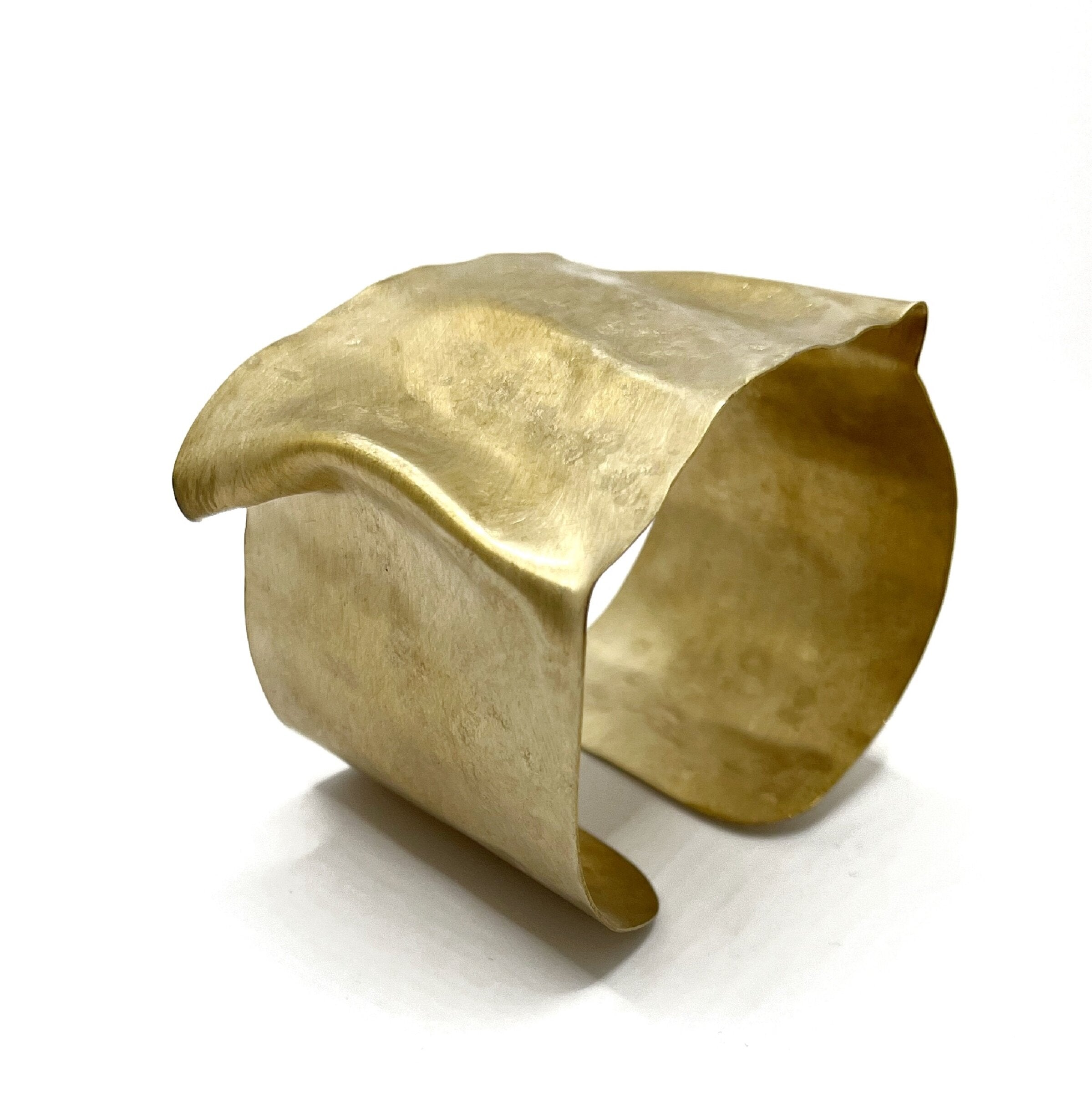 Wave Cuff No. 4559