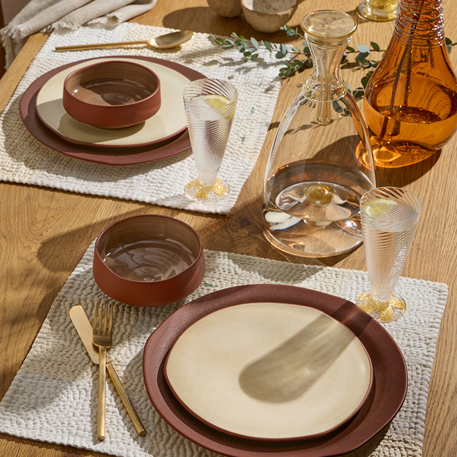Kitchen & Dining