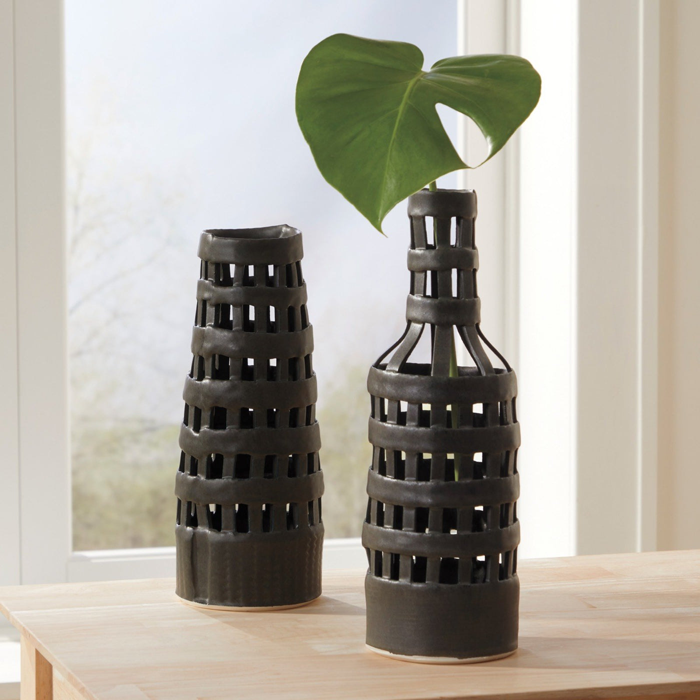 Lattice Vase in Black