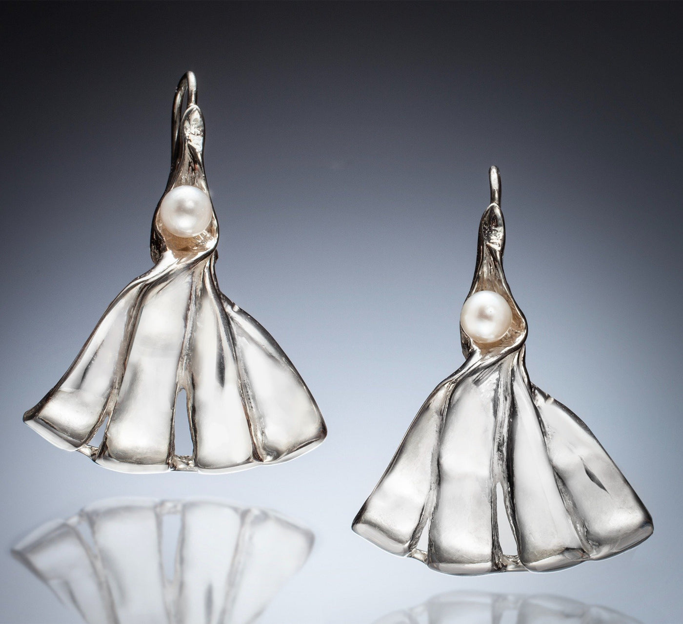 Fan Twist Earrings with Cultured Pearls | Photo by Ralph Gabriner