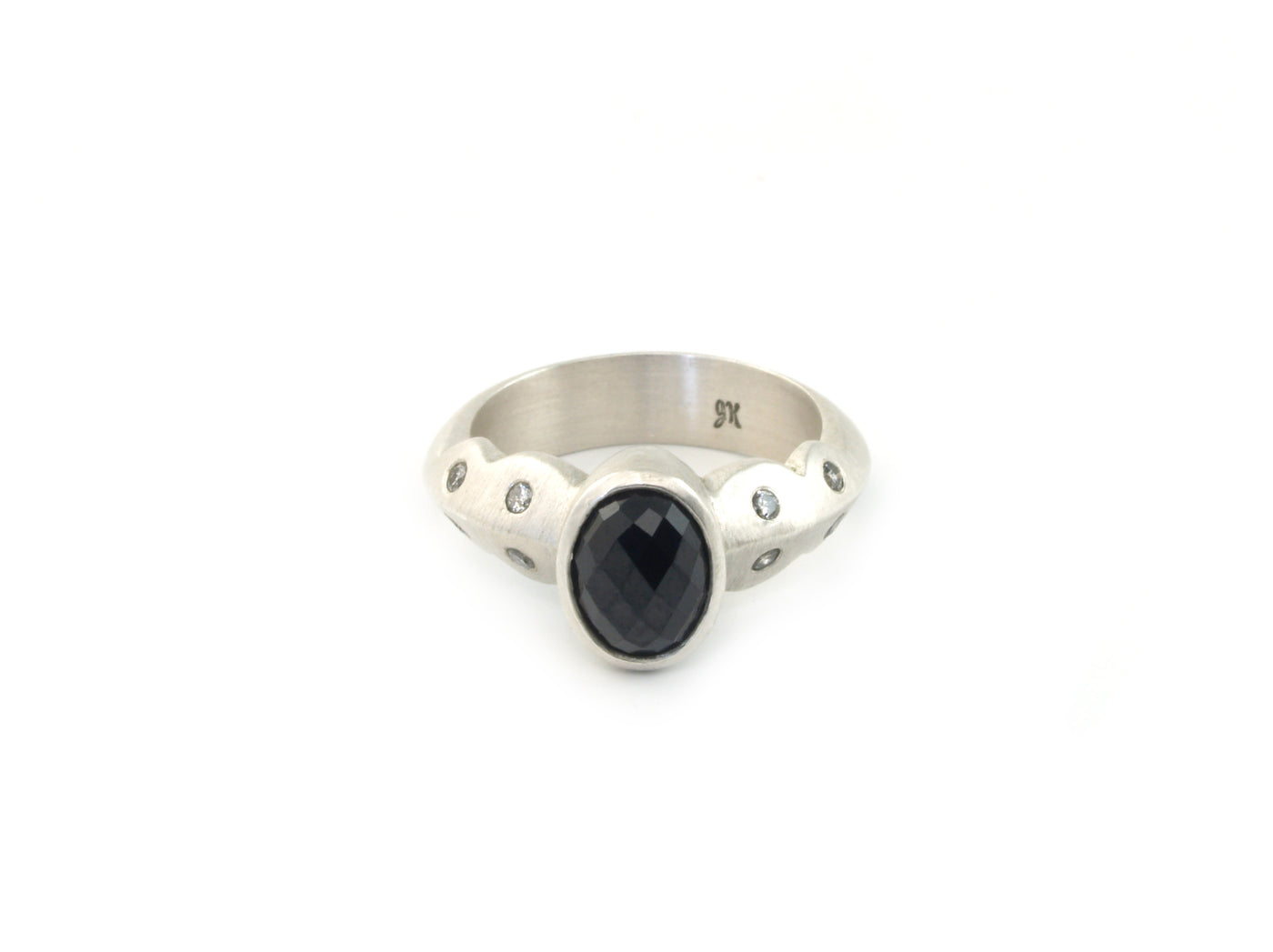 Scallop Ring with Australian Spinel