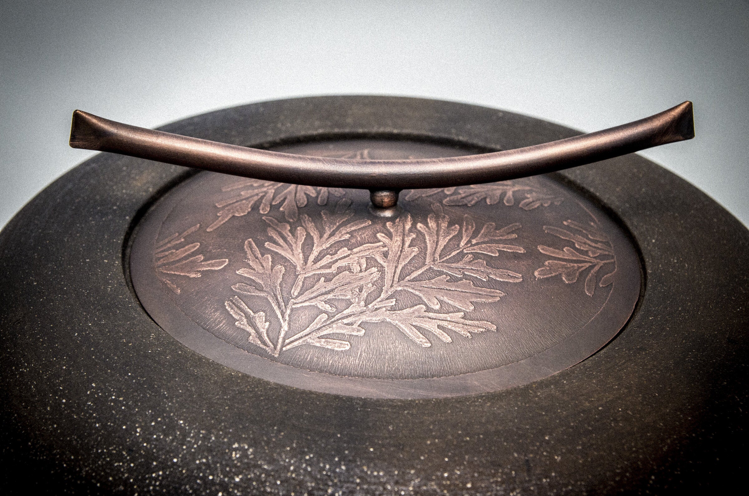Large Mica Oak Leaf Vessel