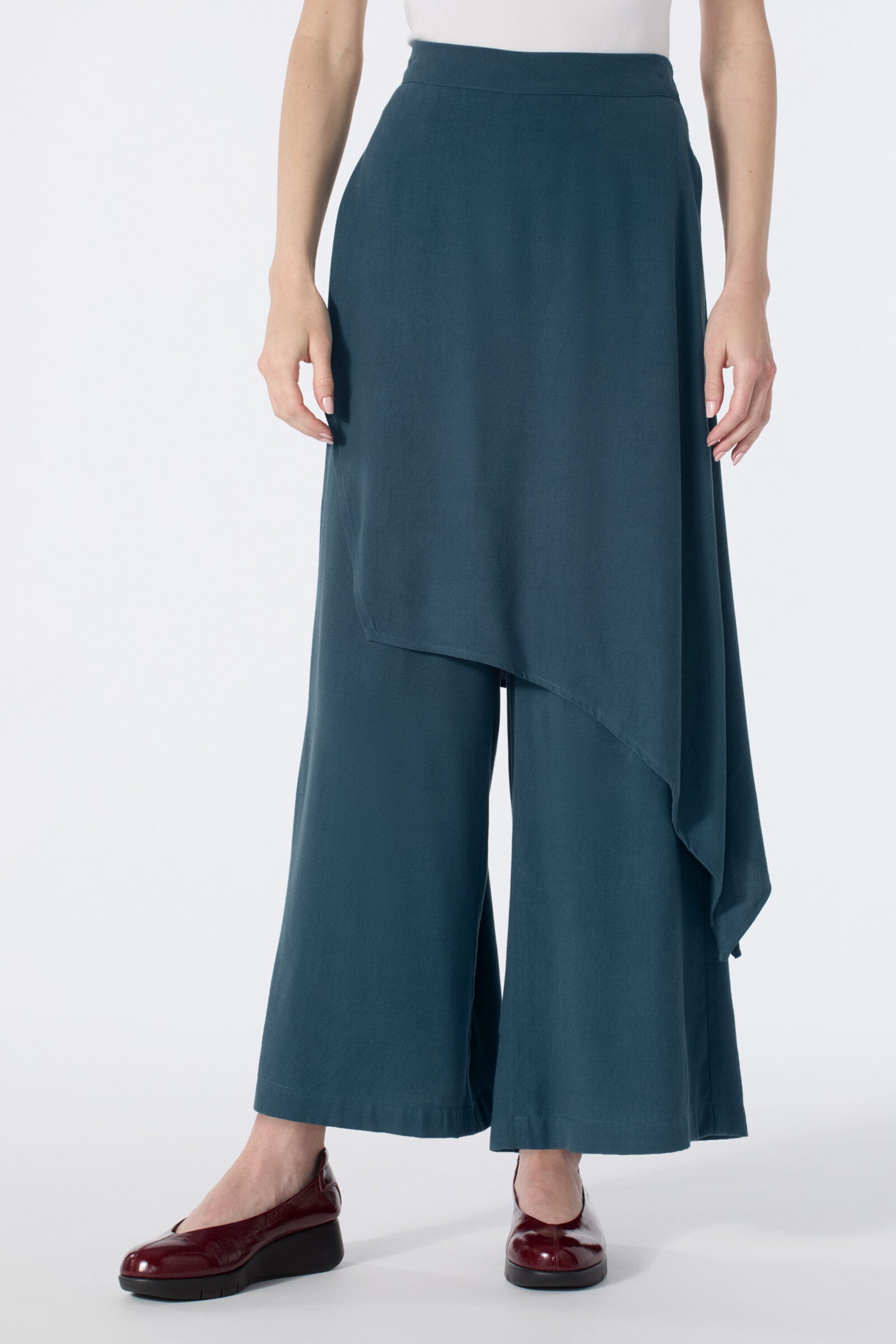 Sandwashed Pebble Elena Skirted Pant