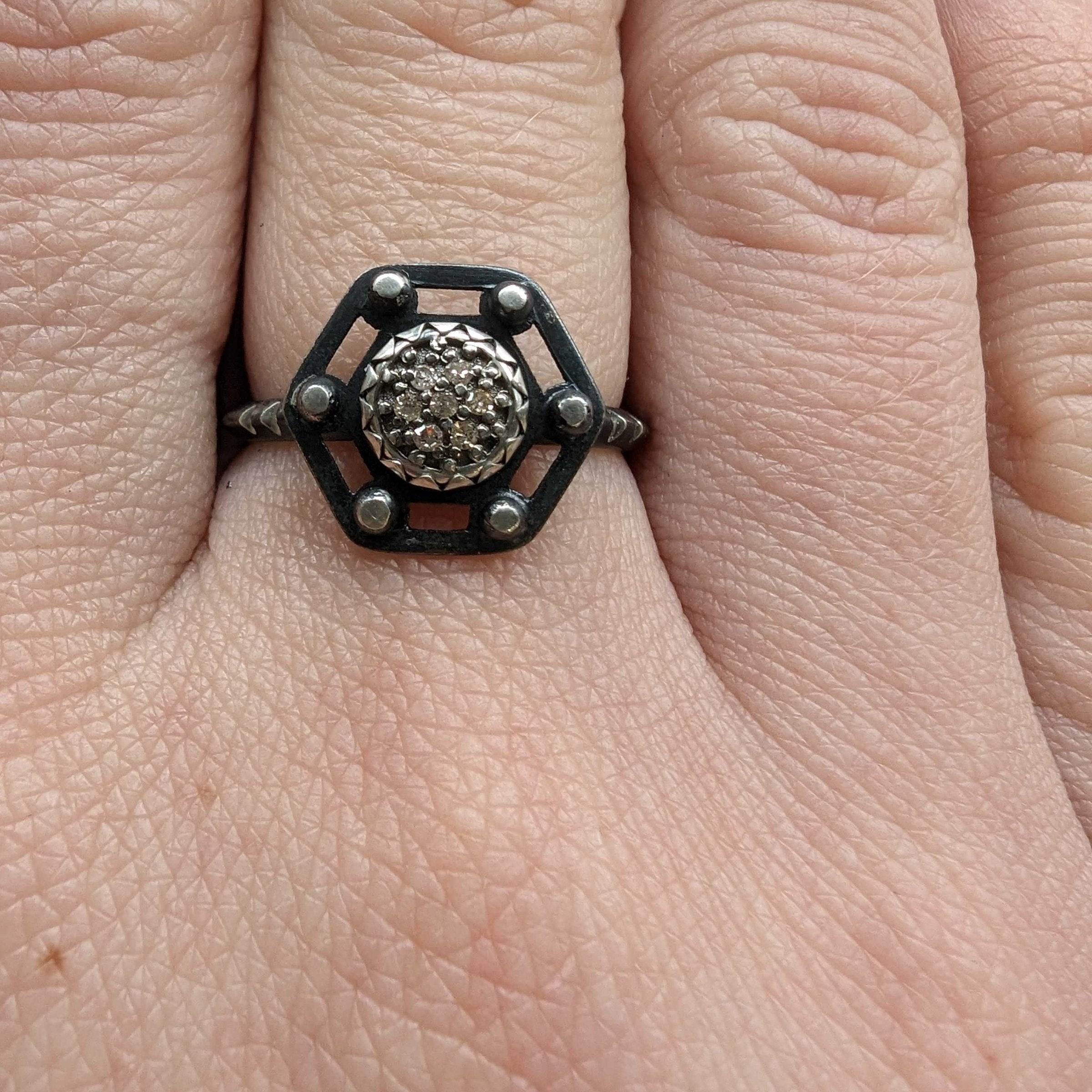 Hexagon Geometric Ring