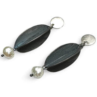 Puzzled with Pearl Earrings