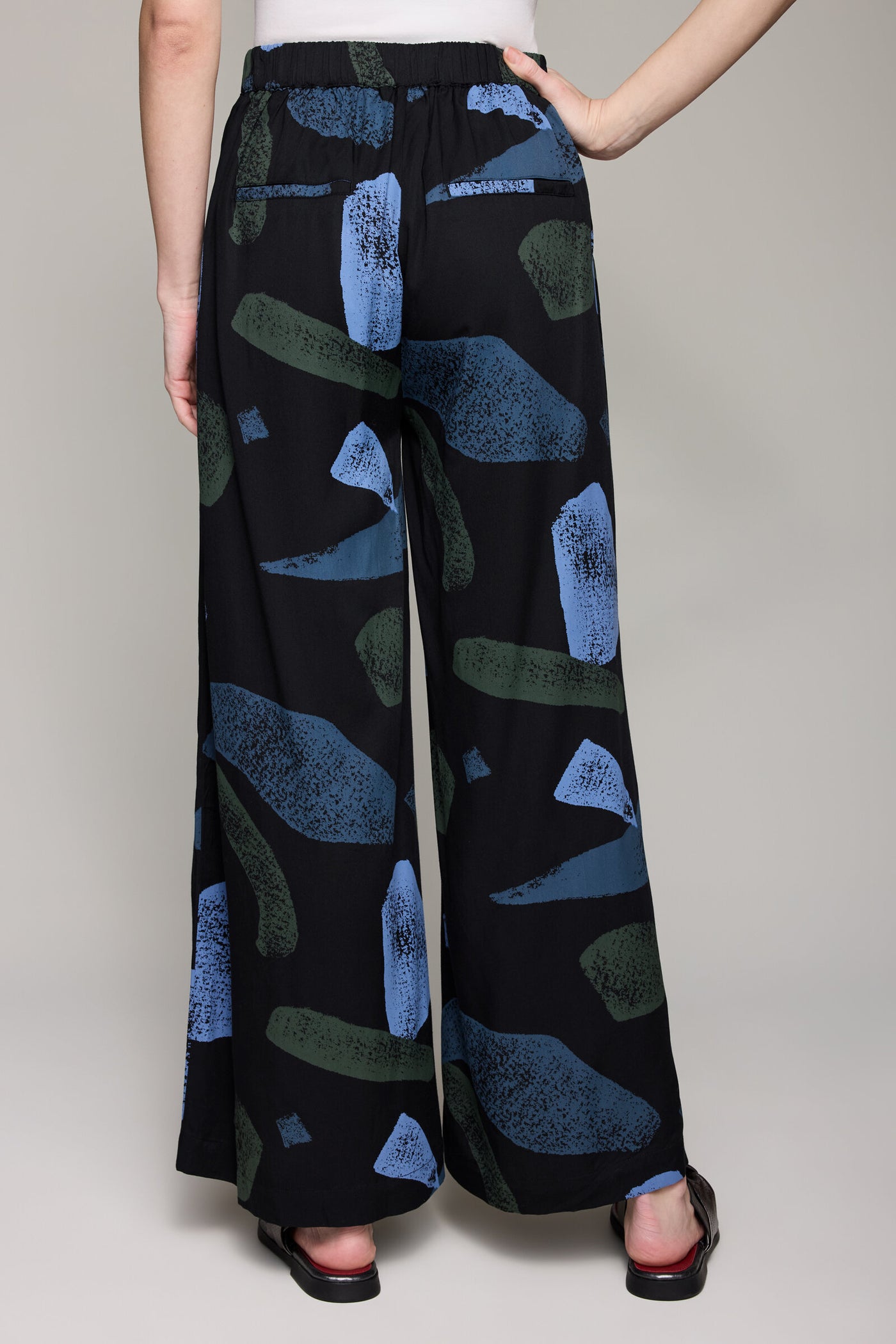 Nora Pant